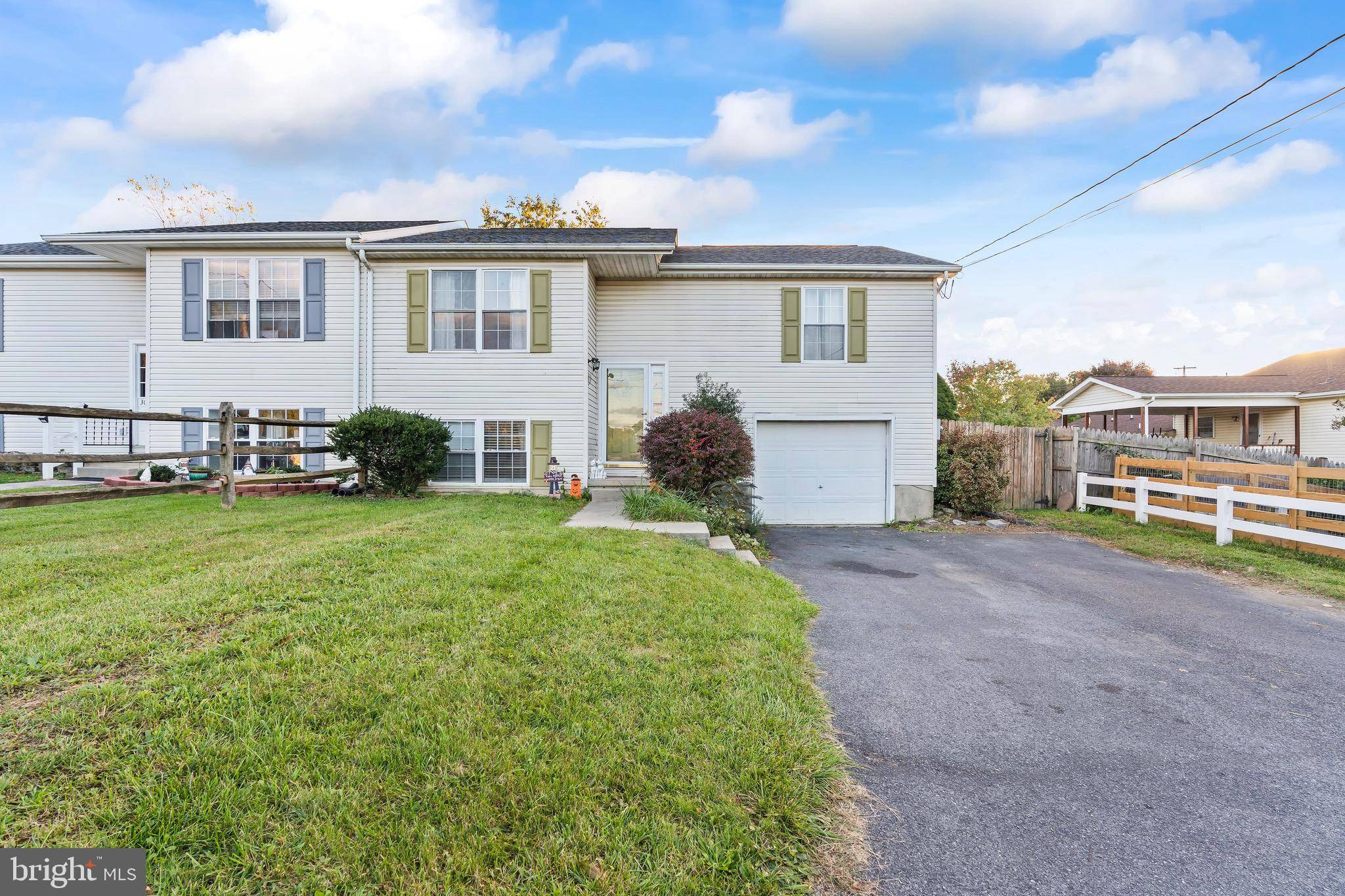 Inwood, WV 25428,26 SQUIRE CIR