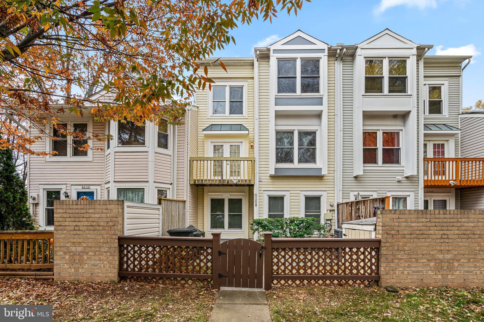 Centreville, VA 20121,6068 MEADOW CREST CT