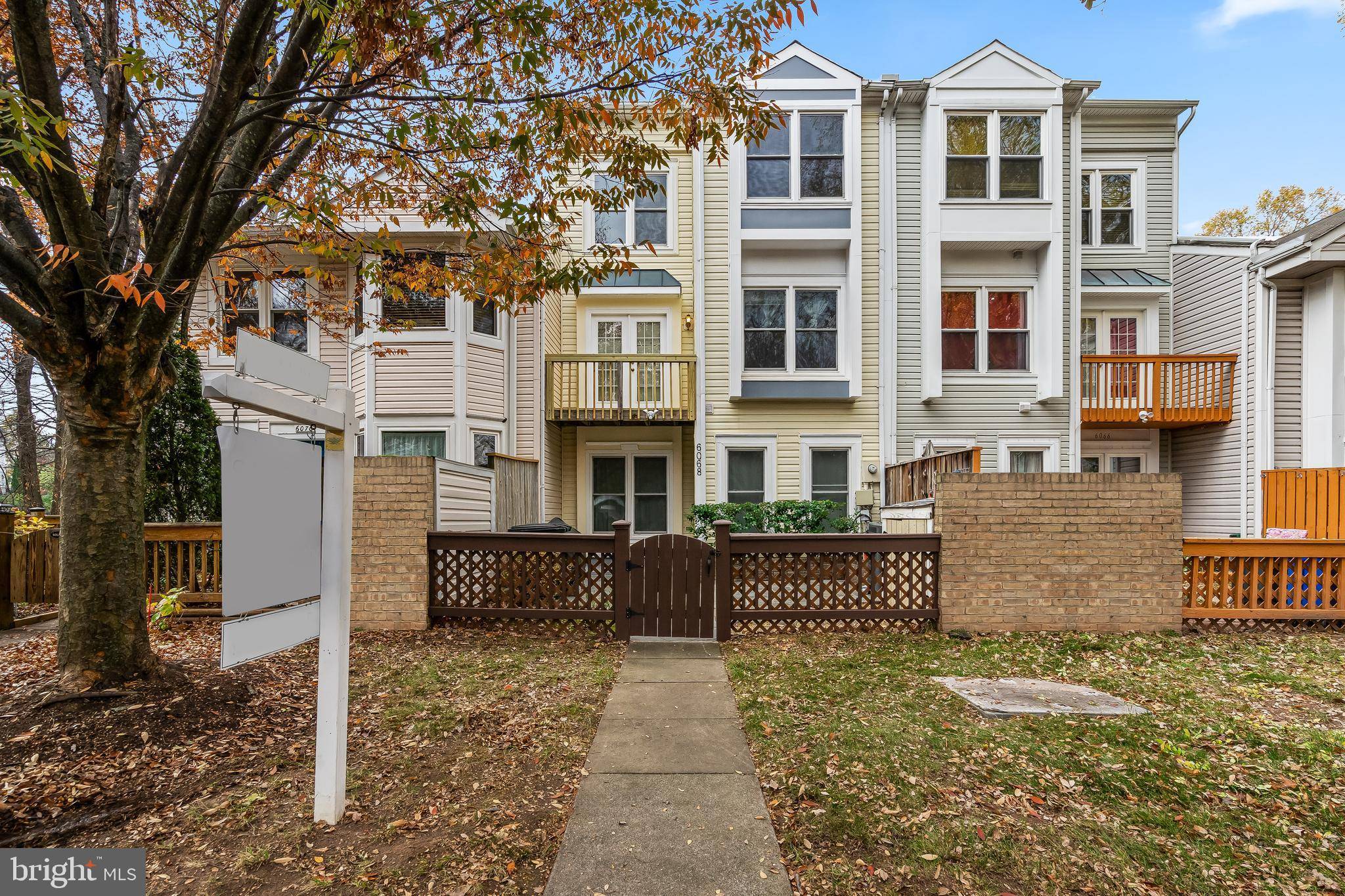 Centreville, VA 20121,6068 MEADOW CREST CT