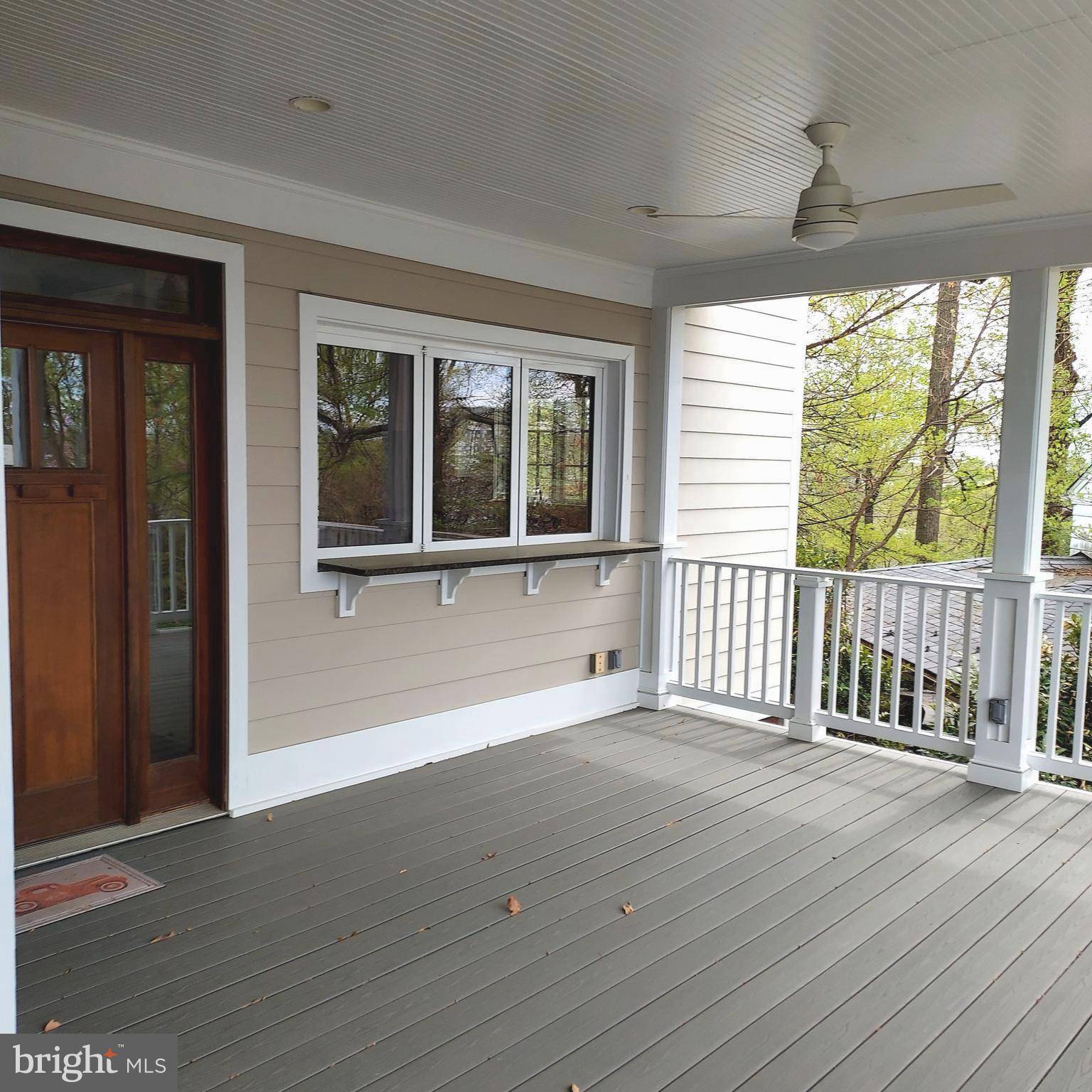 Arlington, VA 22202,900 28TH ST S