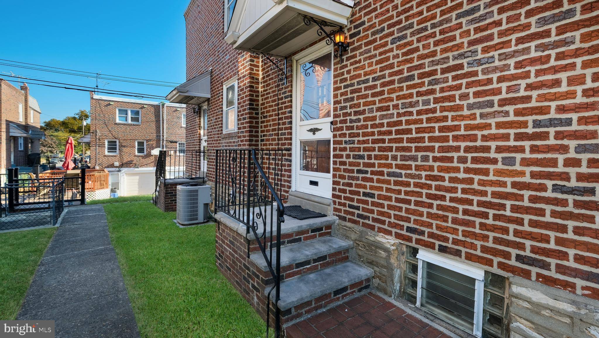 Philadelphia, PA 19111,609 BRIGHTON ST