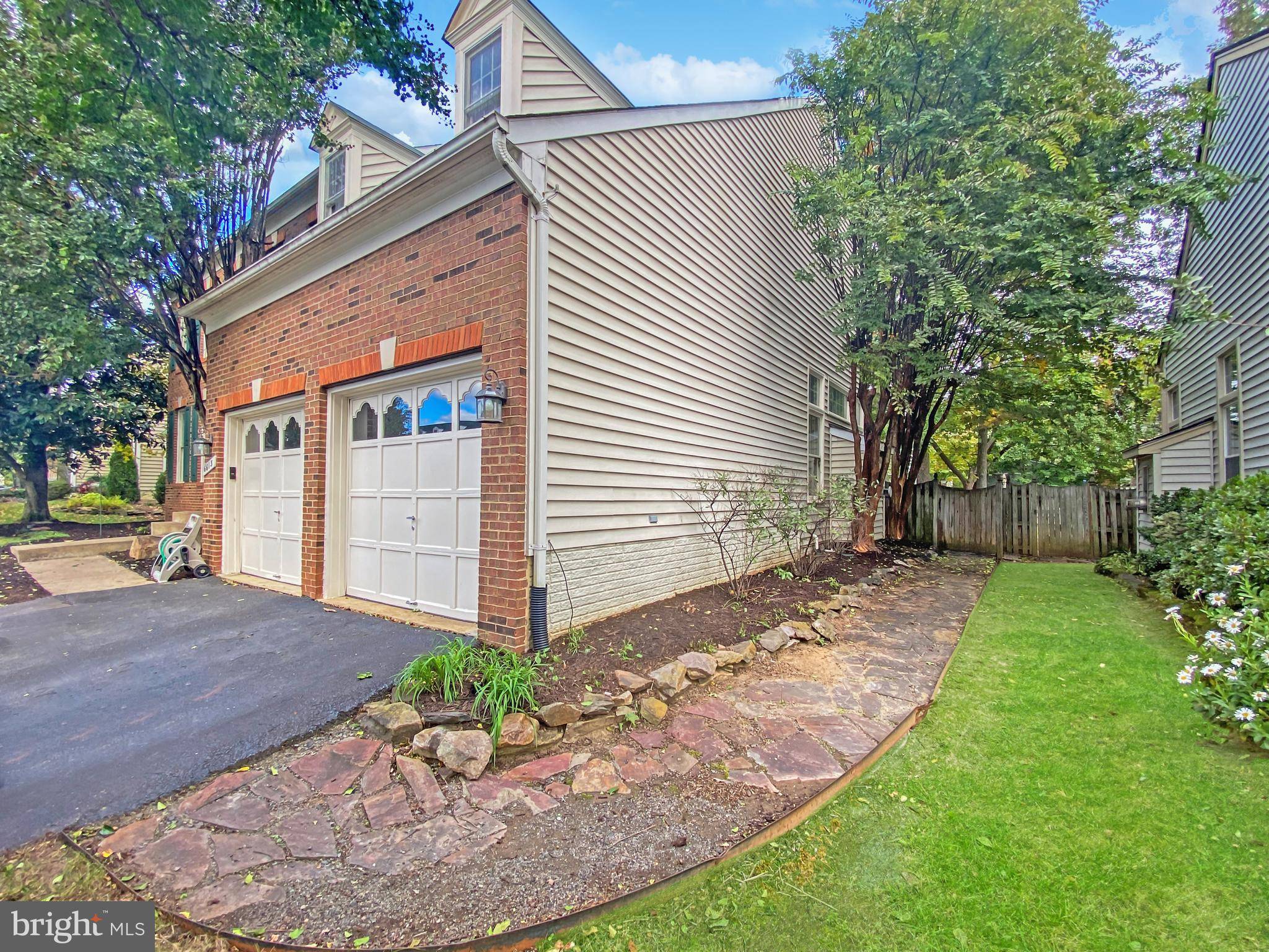 Centreville, VA 20121,6613 OAK ROCK CT