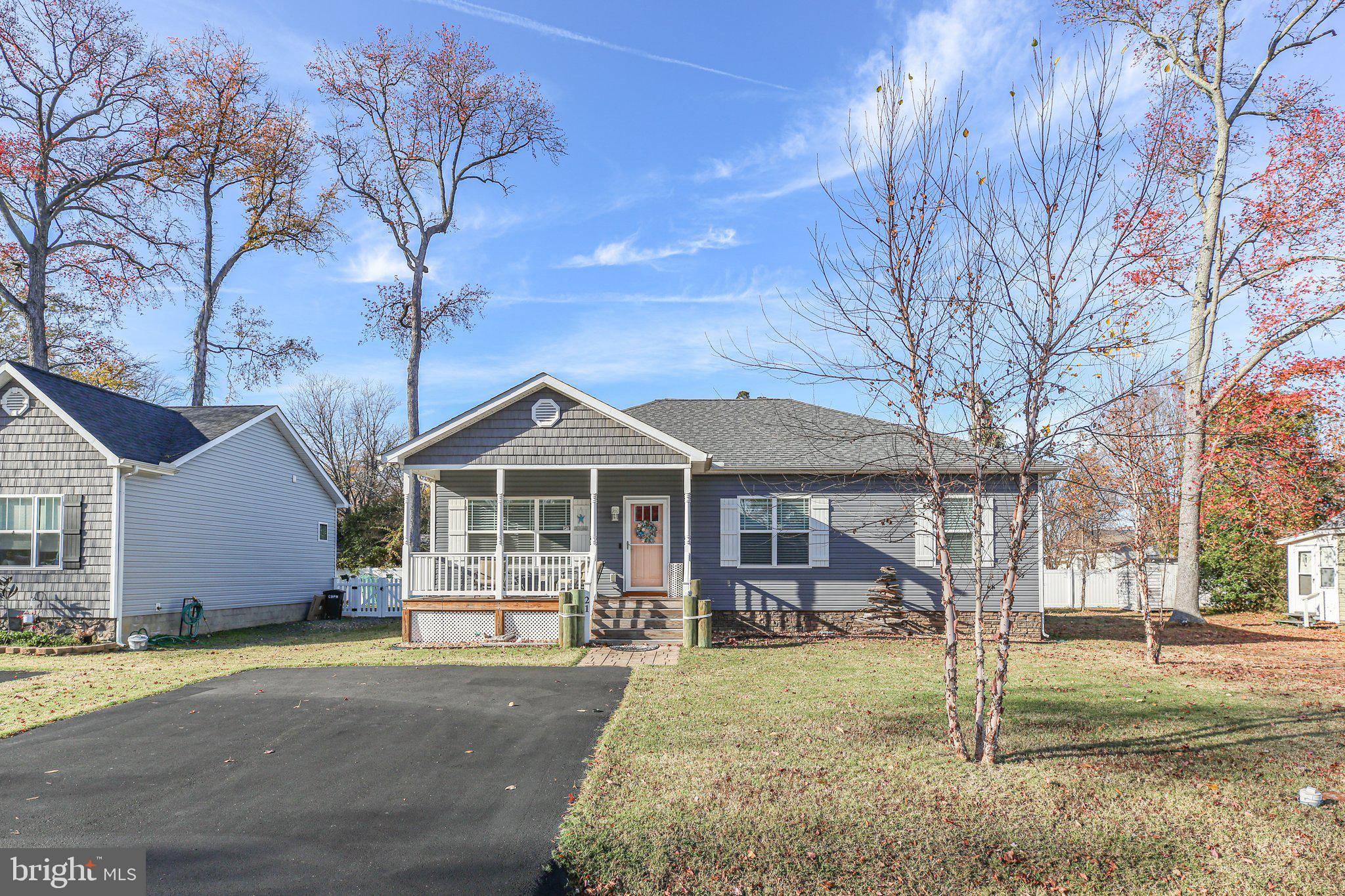 Colonial Beach, VA 22443,21 10TH ST