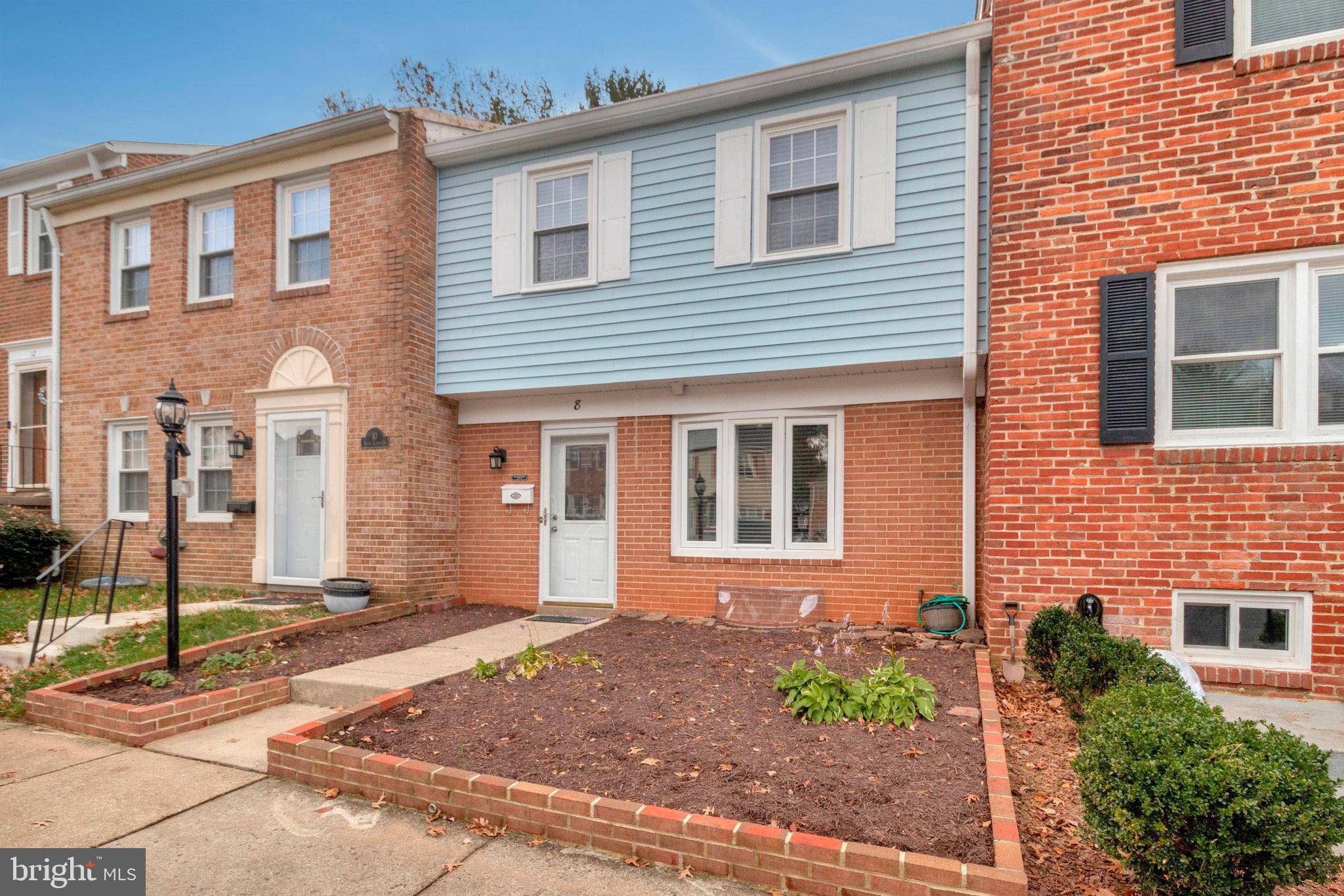 Gaithersburg, MD 20878,8 SILVER KETTLE CT