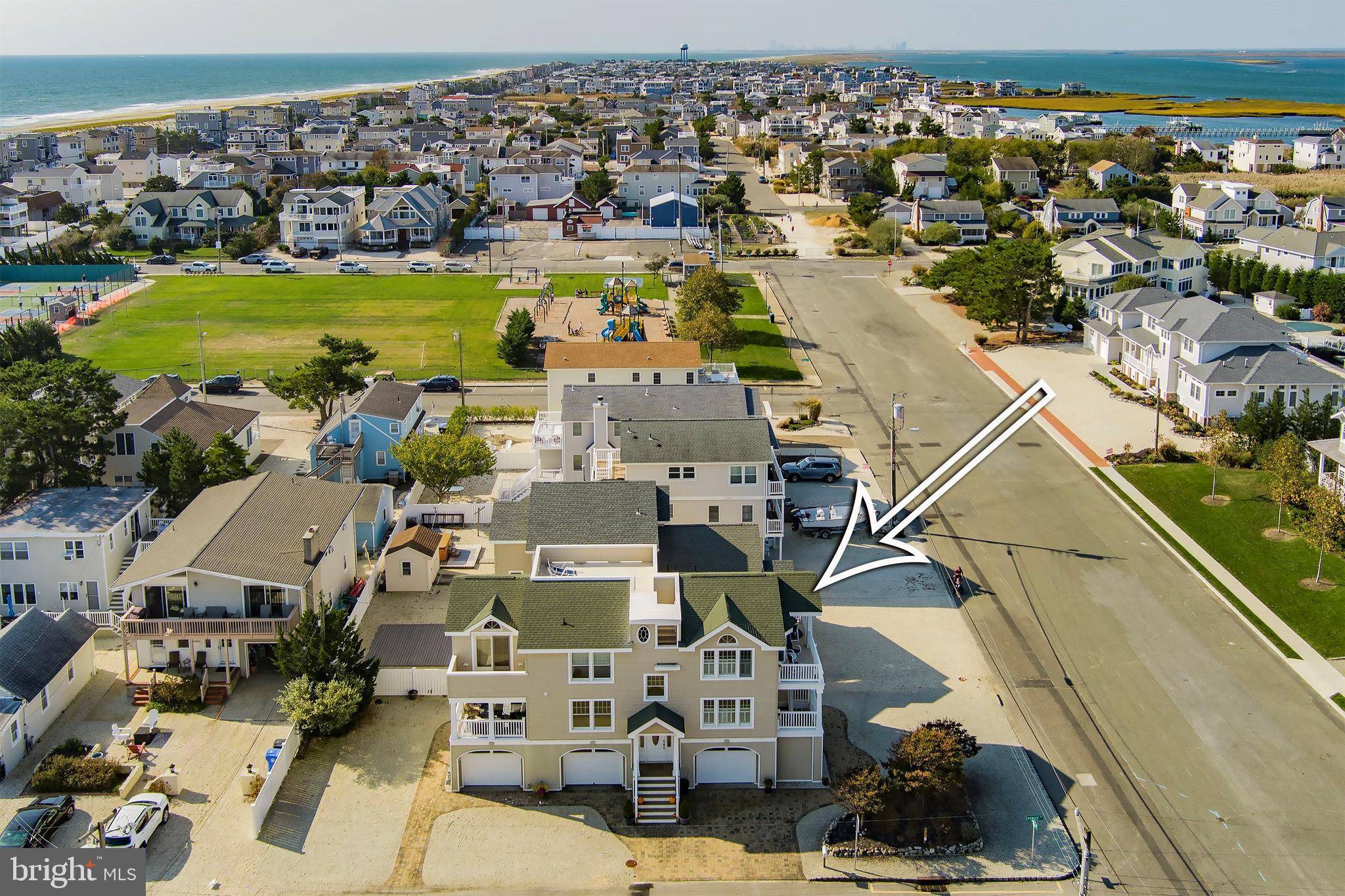 Beach Haven, NJ 08008,334 LEEWARD AVENUE