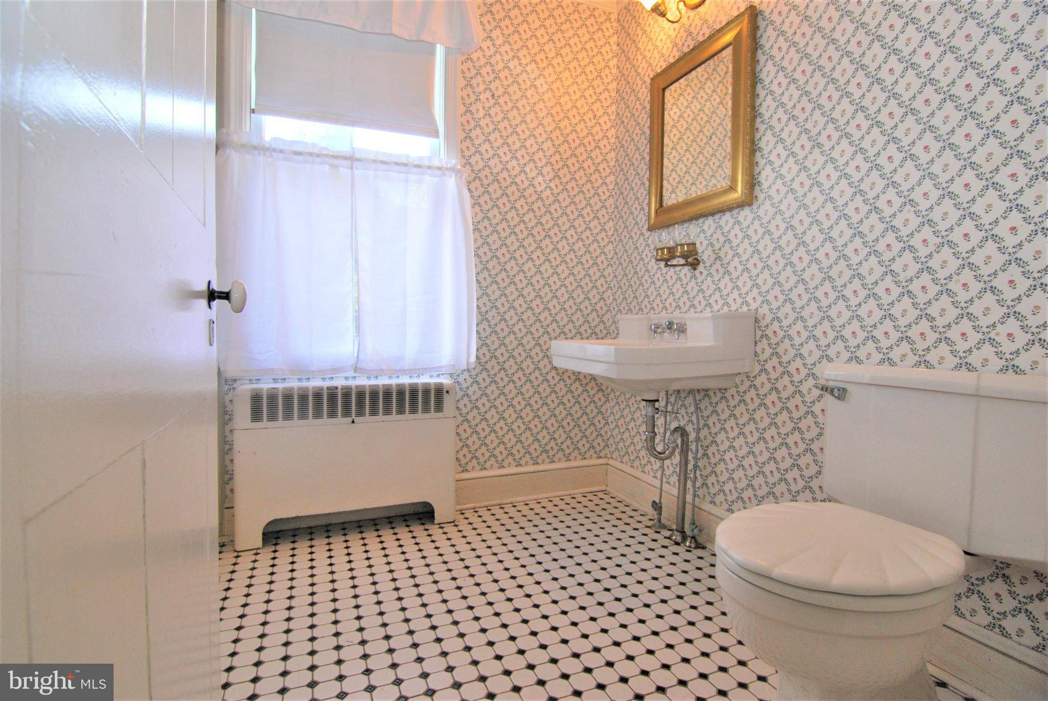Lahaska, PA 18931,5820 LOWER YORK RD