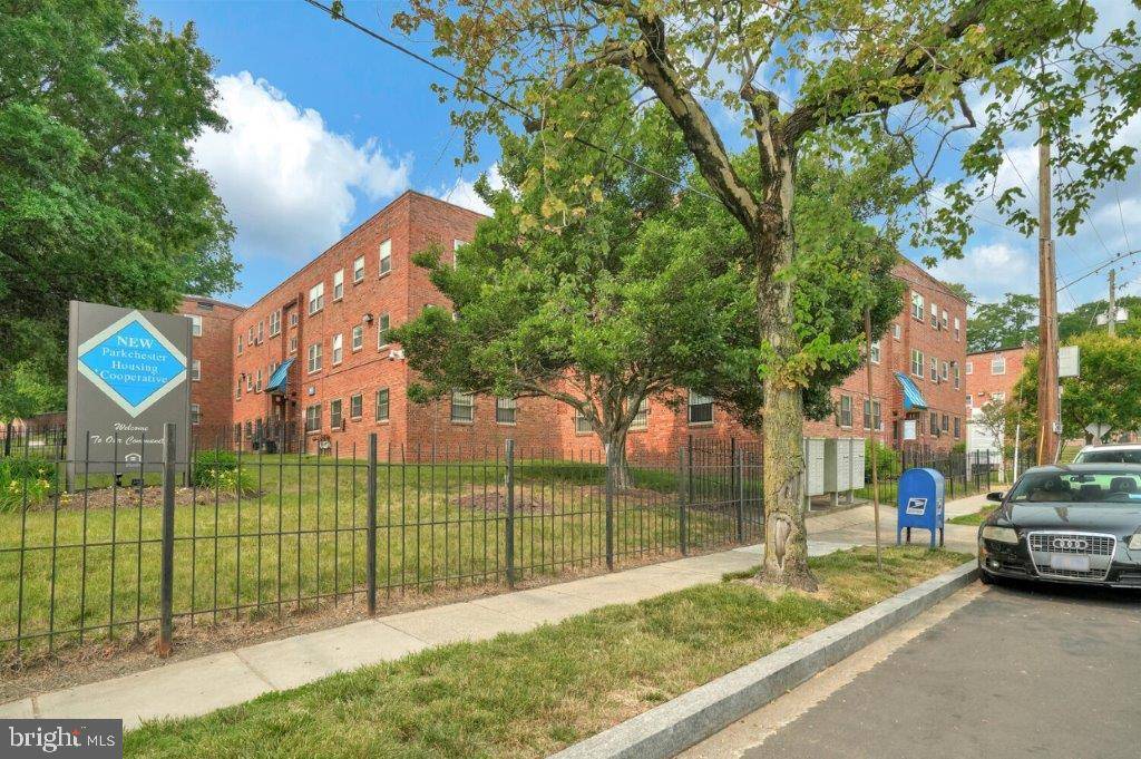 Washington, DC 20020,2900 POMEROY SE #101
