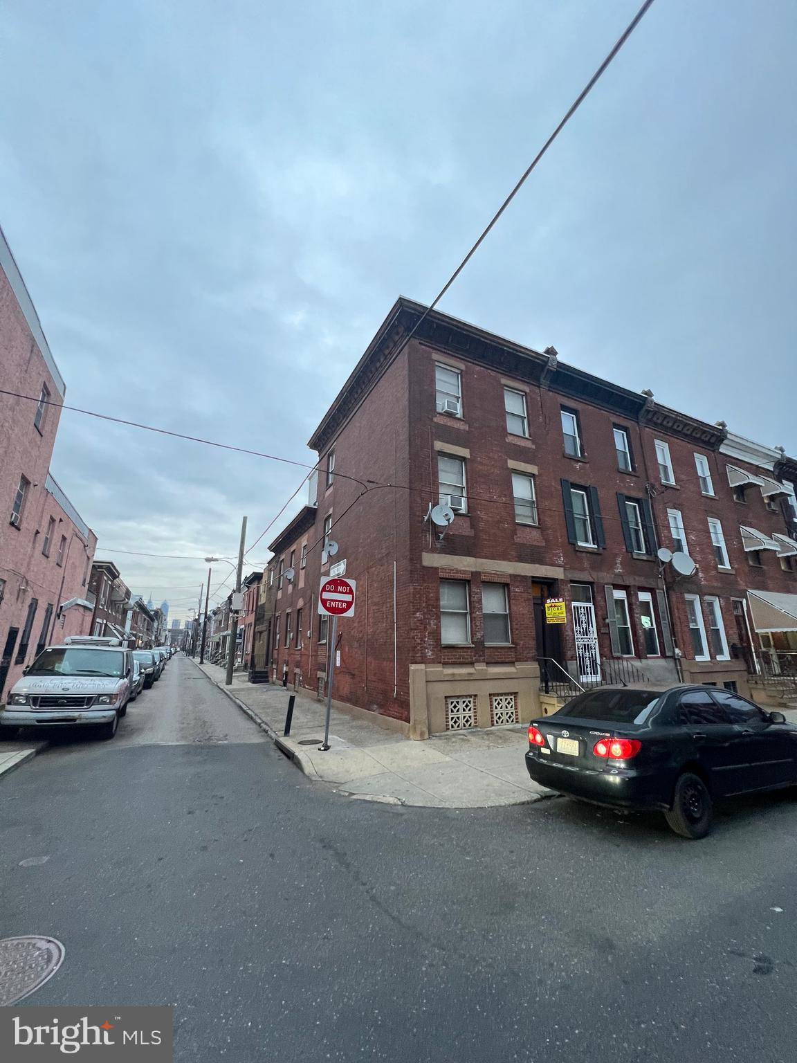 Philadelphia, PA 19145,1527 MORRIS ST