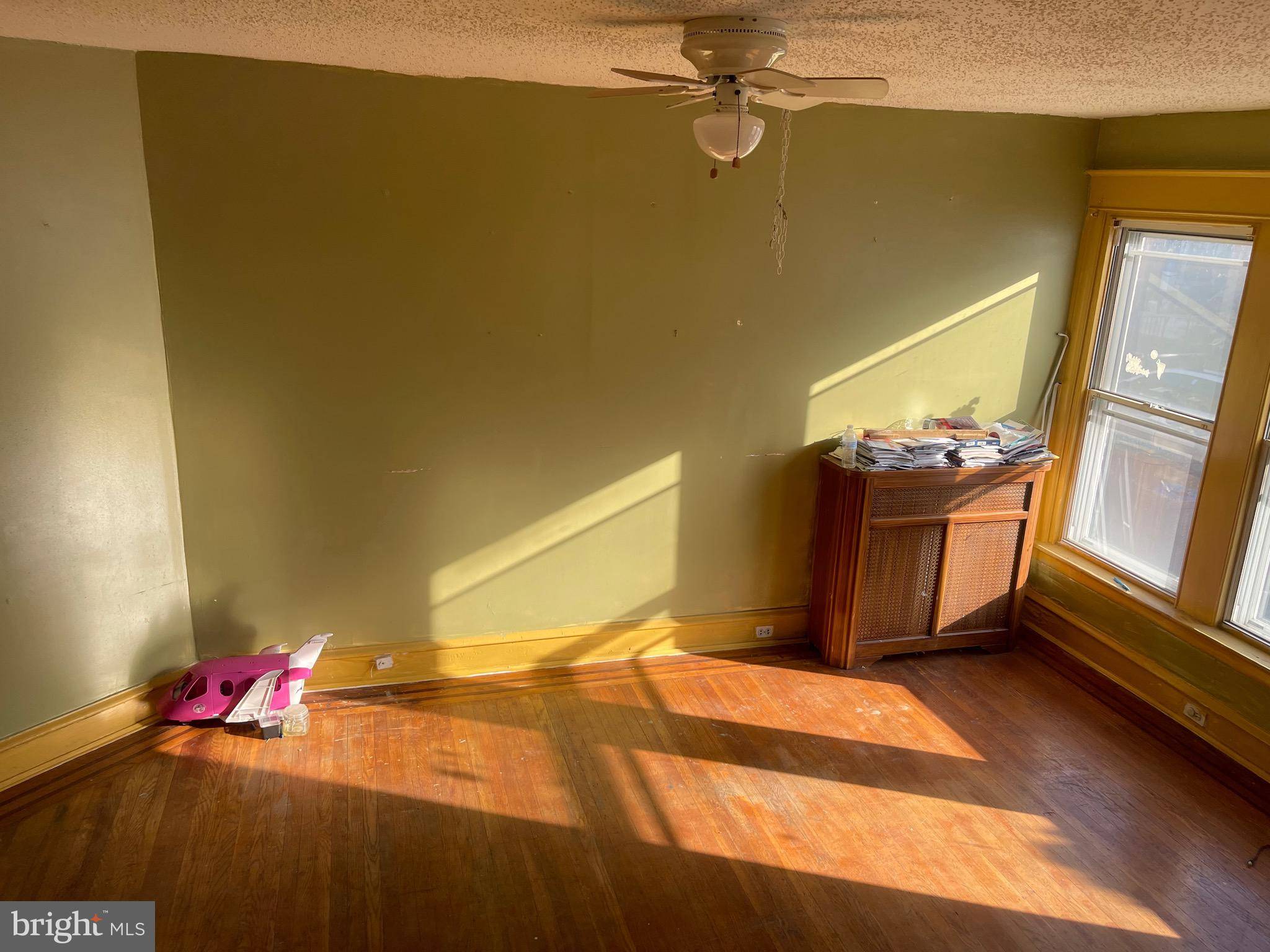 Philadelphia, PA 19120,5930 N LEITHGOW ST