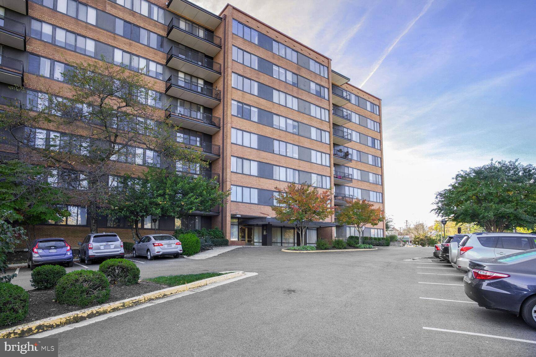 Arlington, VA 22207,4390 LORCOM LN #G3