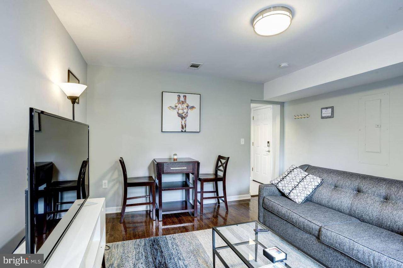 Washington, DC 20032,515 OAKWOOD ST SE #UNIT #1