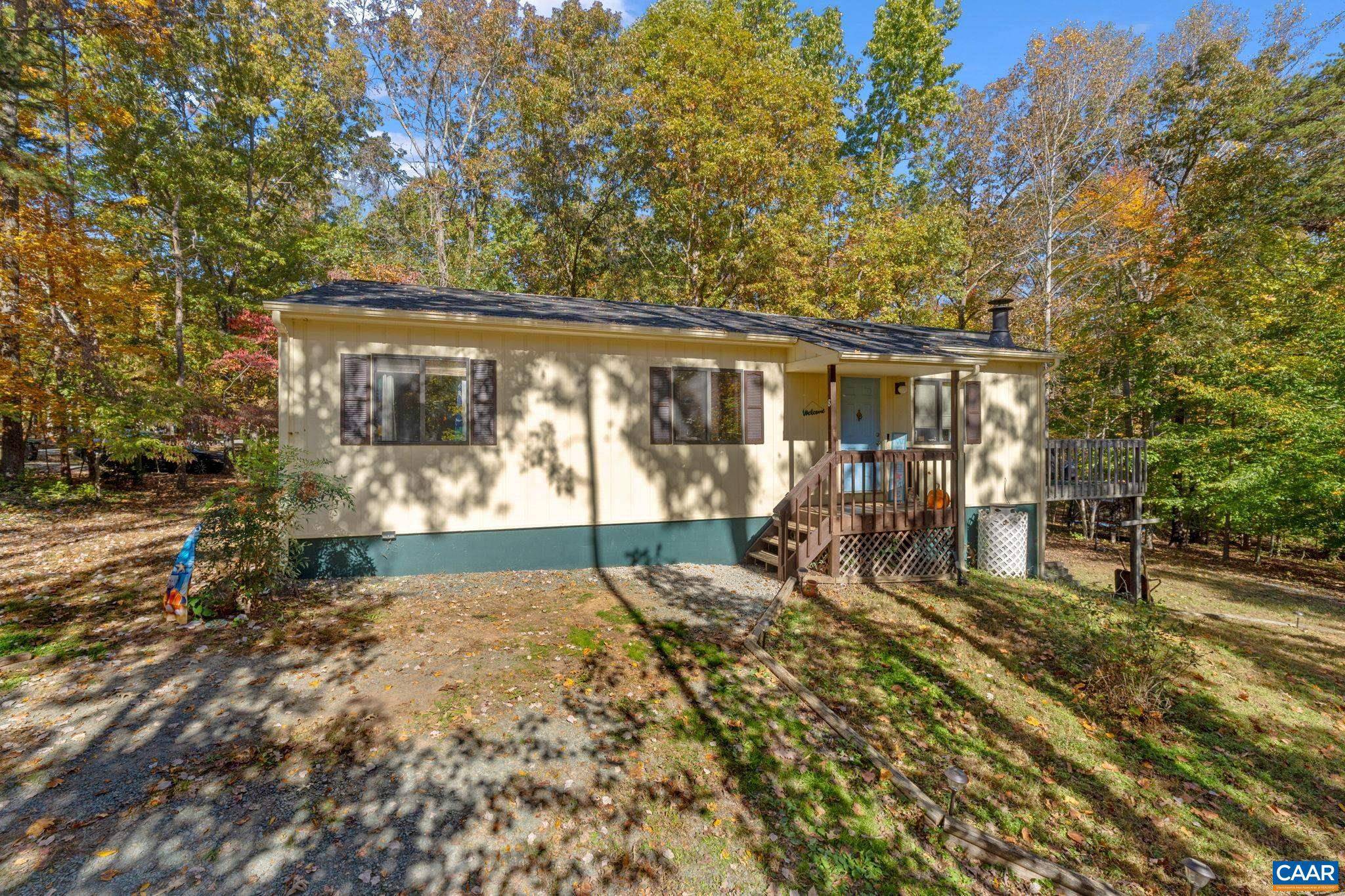 Palmyra, VA 22963,8 EVERGREEN LN