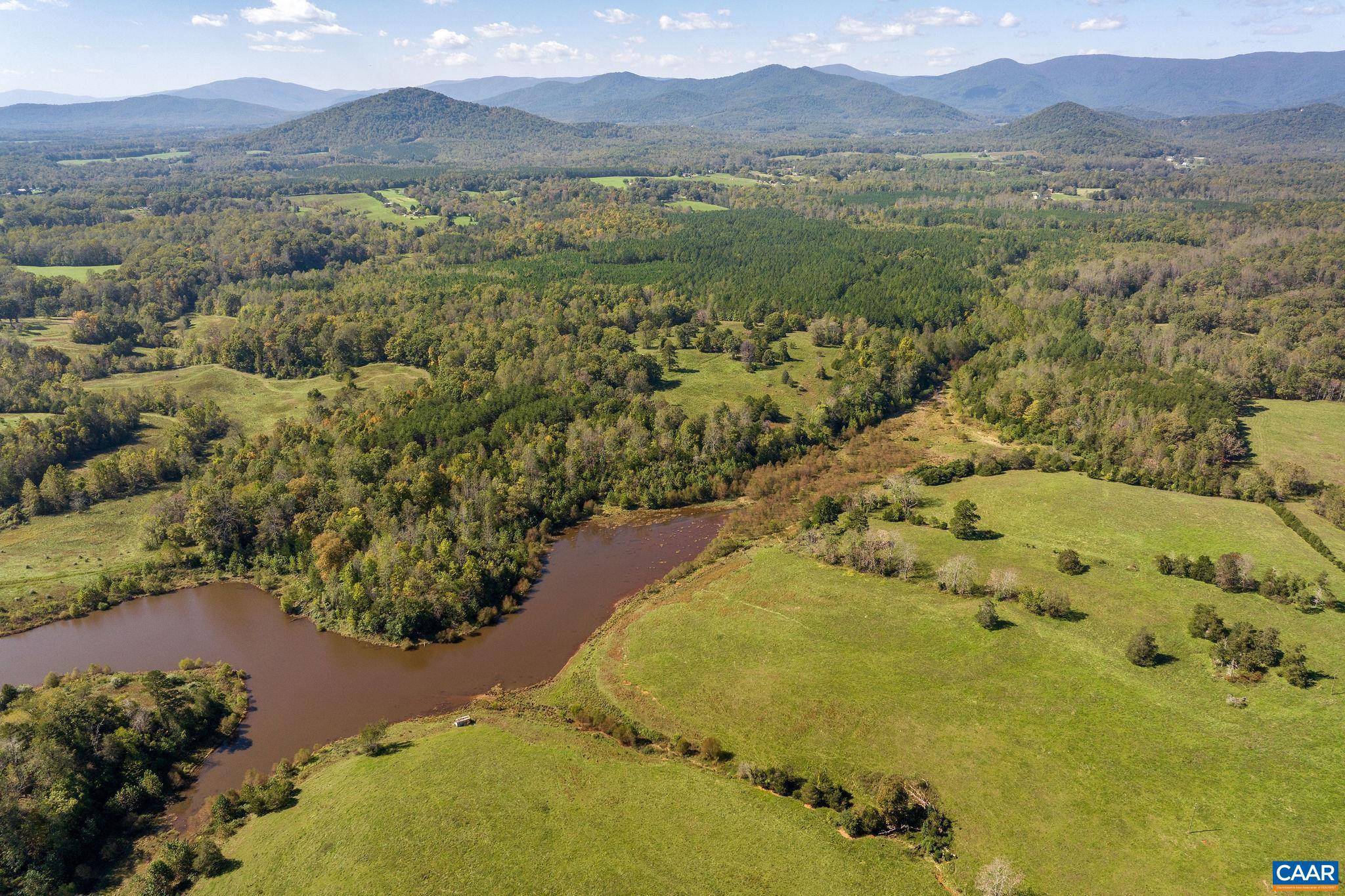 Dyke, VA 22935,955 SIMMONS GAP RD