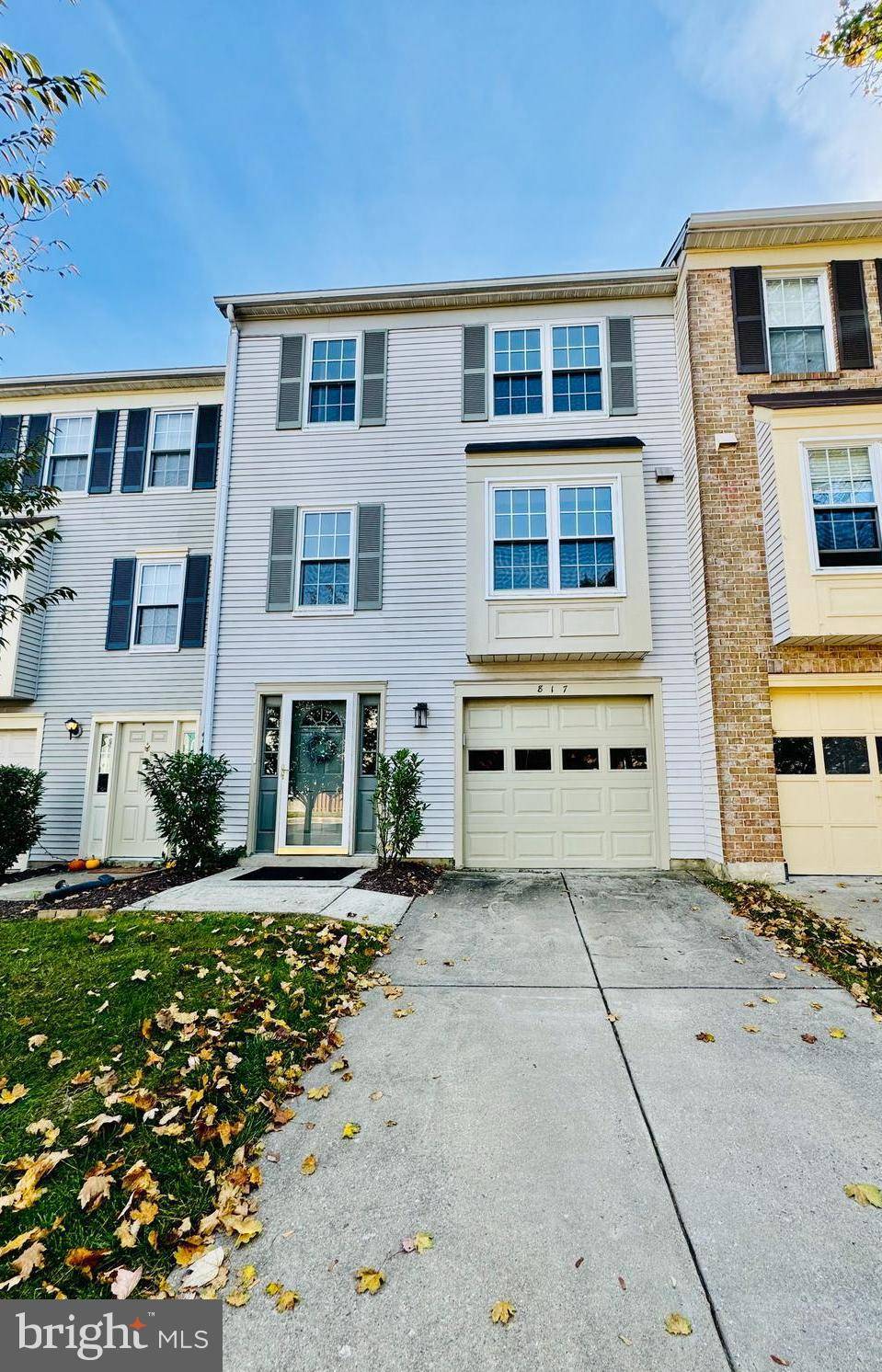 Rockville, MD 20850,817 IVY LEAGUE LN #20-118