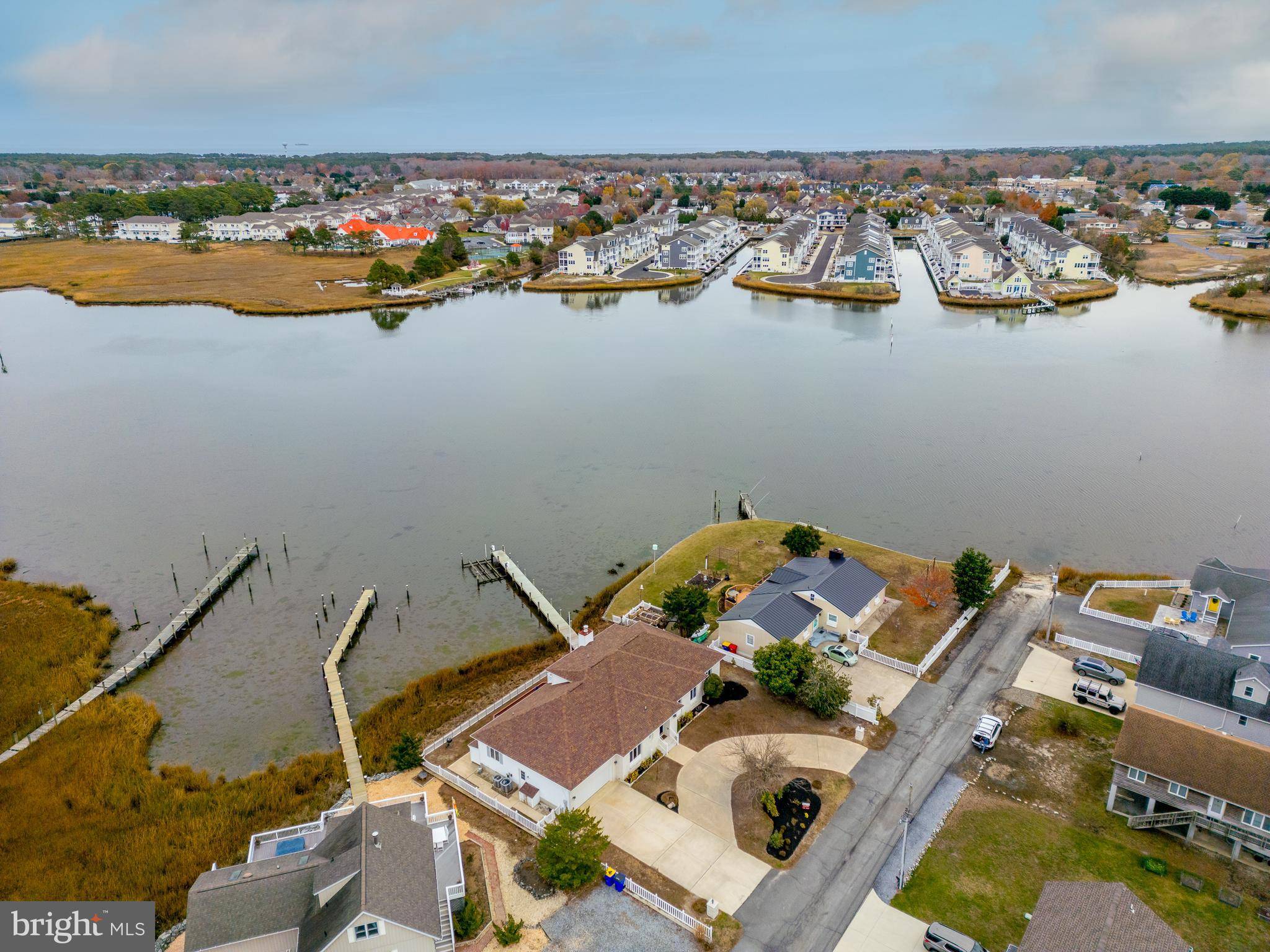 Ocean View, DE 19970,37763 LAGOON LN