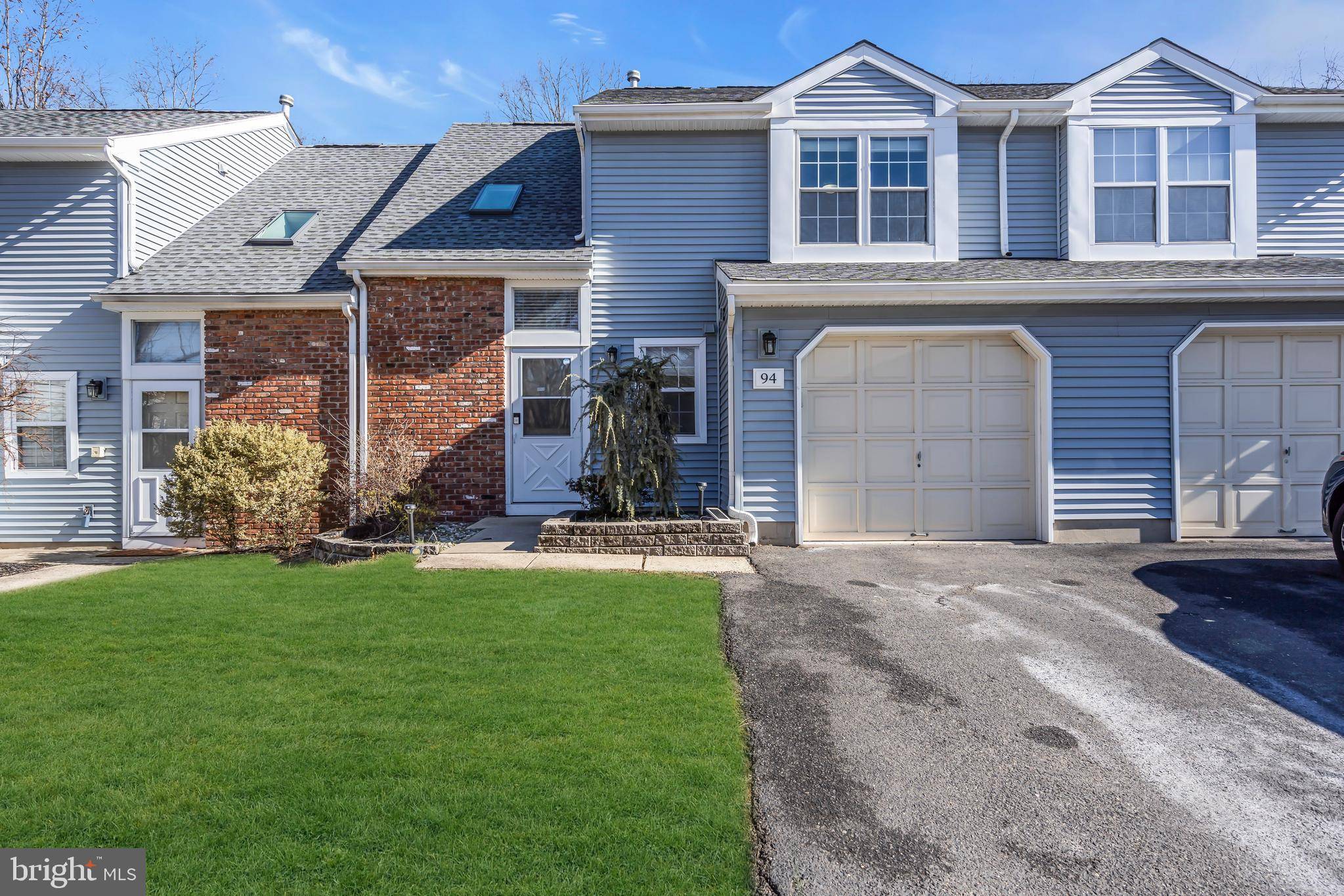 Somerset, NJ 08873,94 STONEHEDGE CT