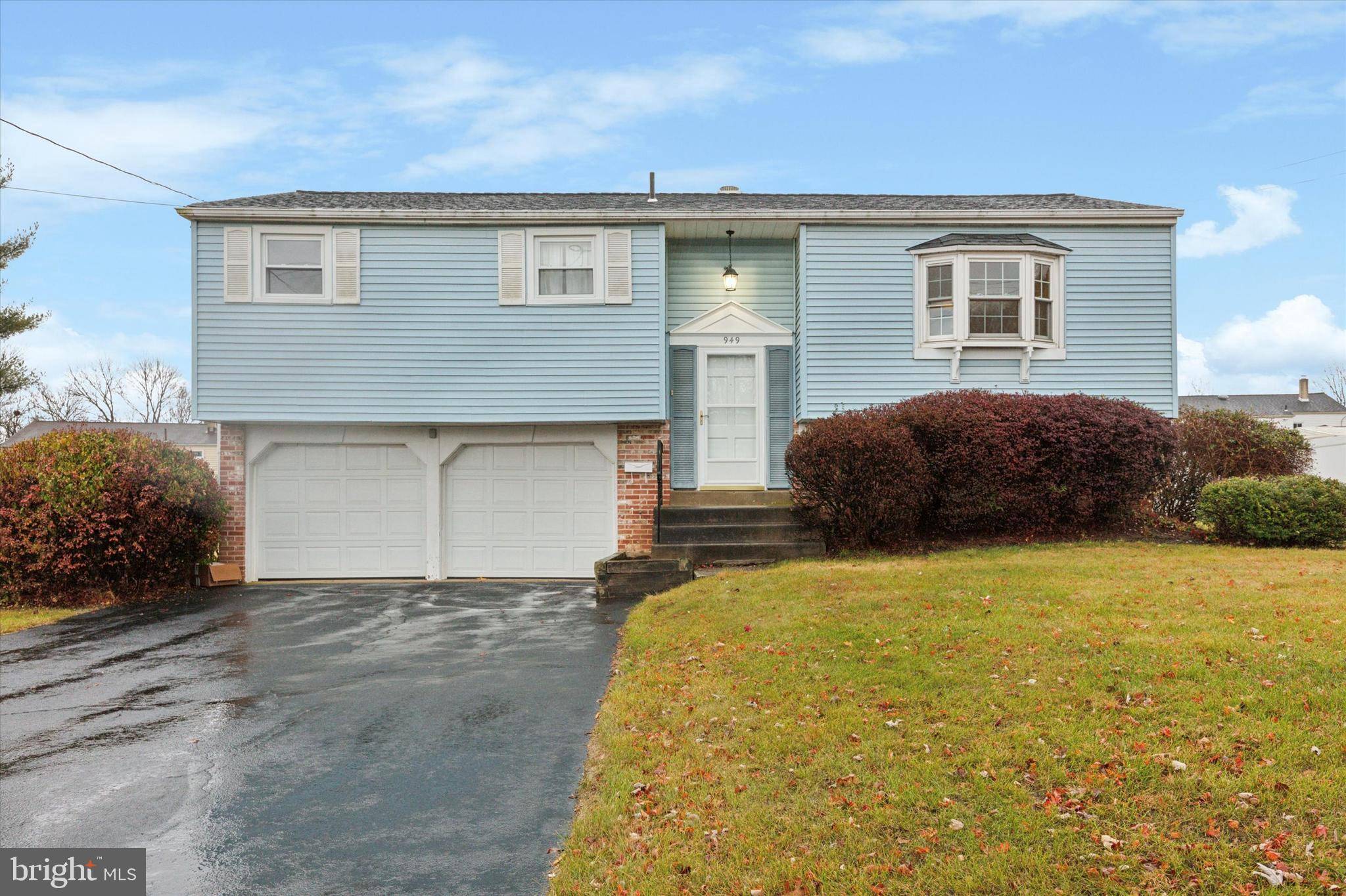 Warminster, PA 18974,949 MARSHALL DR