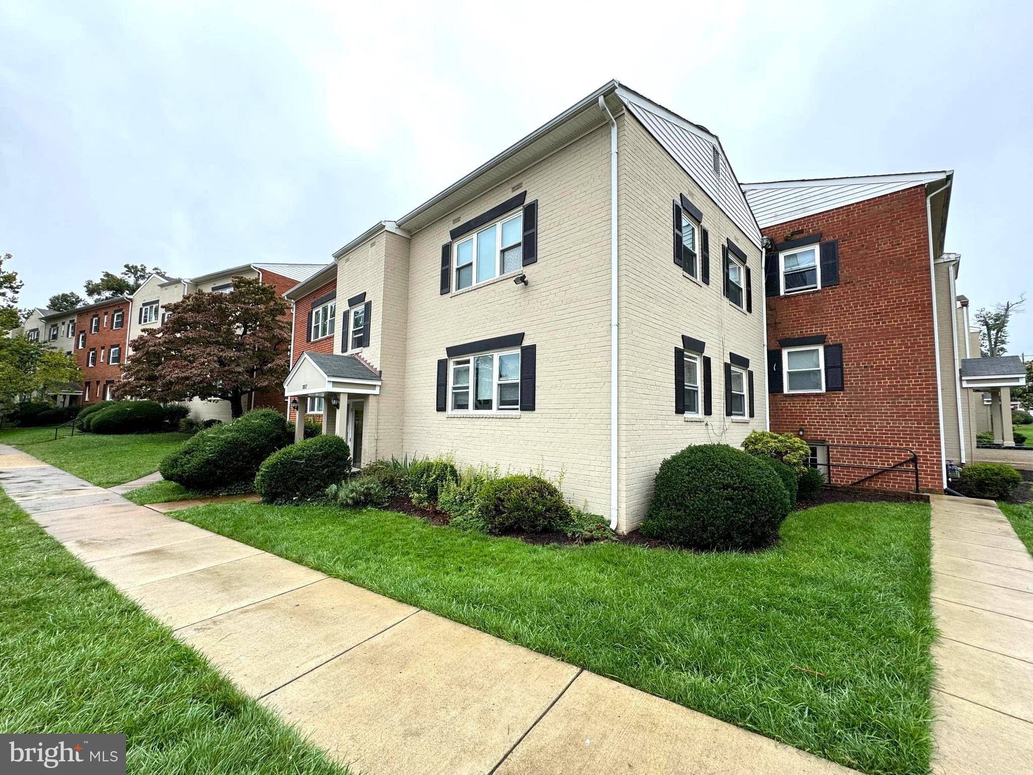 Falls Church, VA 22044,3057 PATRICK HENRY DR #3057-201