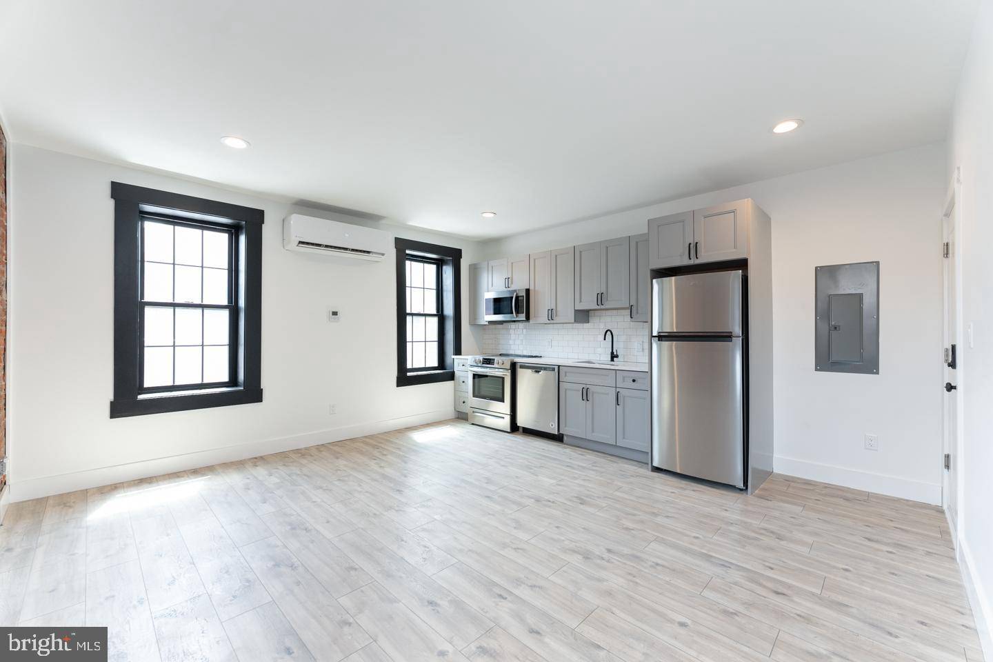 Philadelphia, PA 19122,430 W JEFFERSON #2