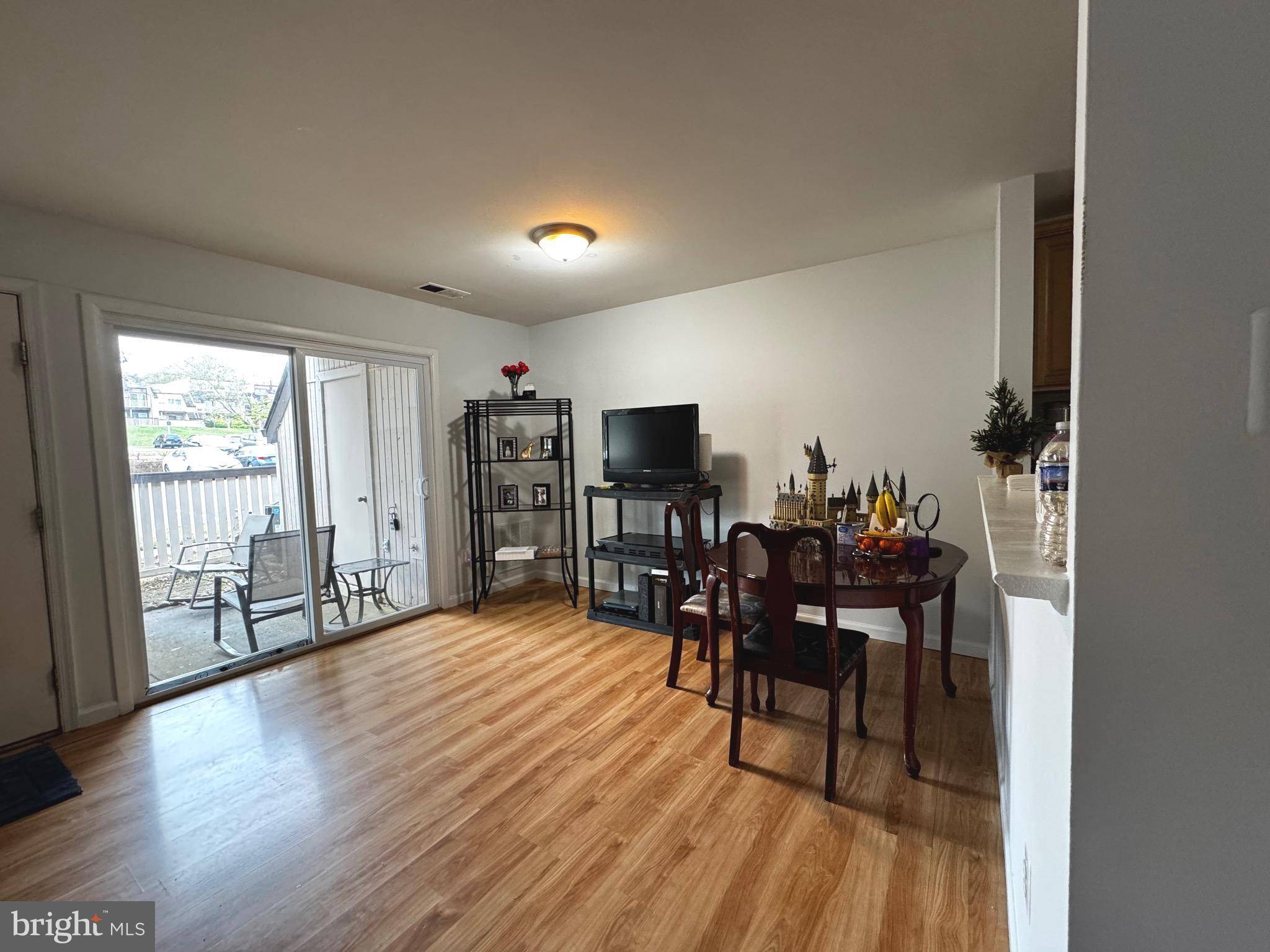 Alexandria, VA 22309,3824 EL CAMINO PL #21