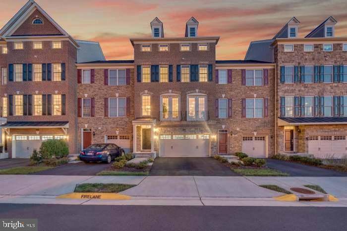 Chantilly, VA 20152,25061 CAMBRIDGE HILL TER