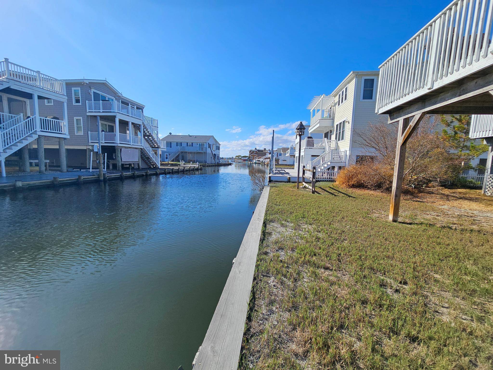 Fenwick Island, DE 19944,24 W ATLANTIC ST