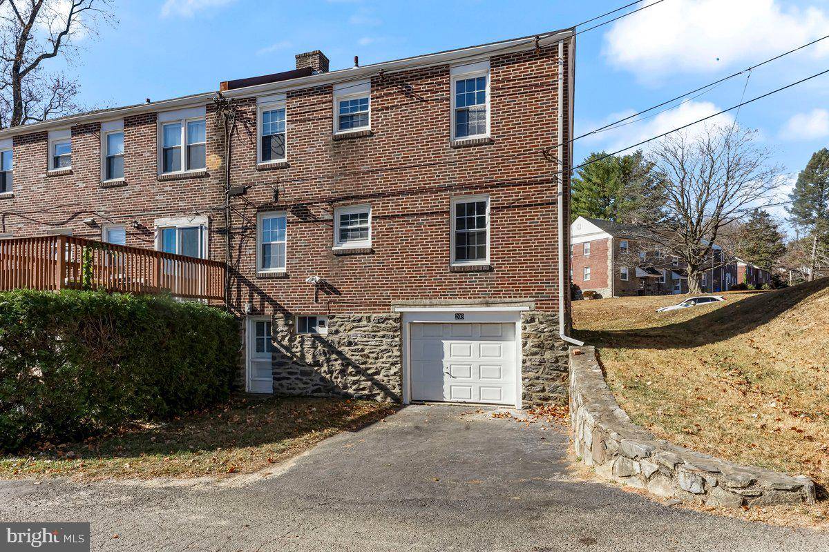 Drexel Hill, PA 19026,203 PILGRIM LN