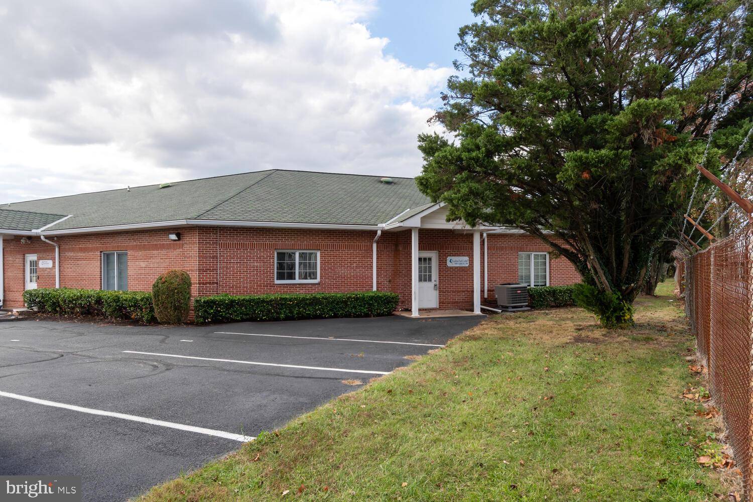 Easton, MD 21601,8579 COMMERCE DR #A