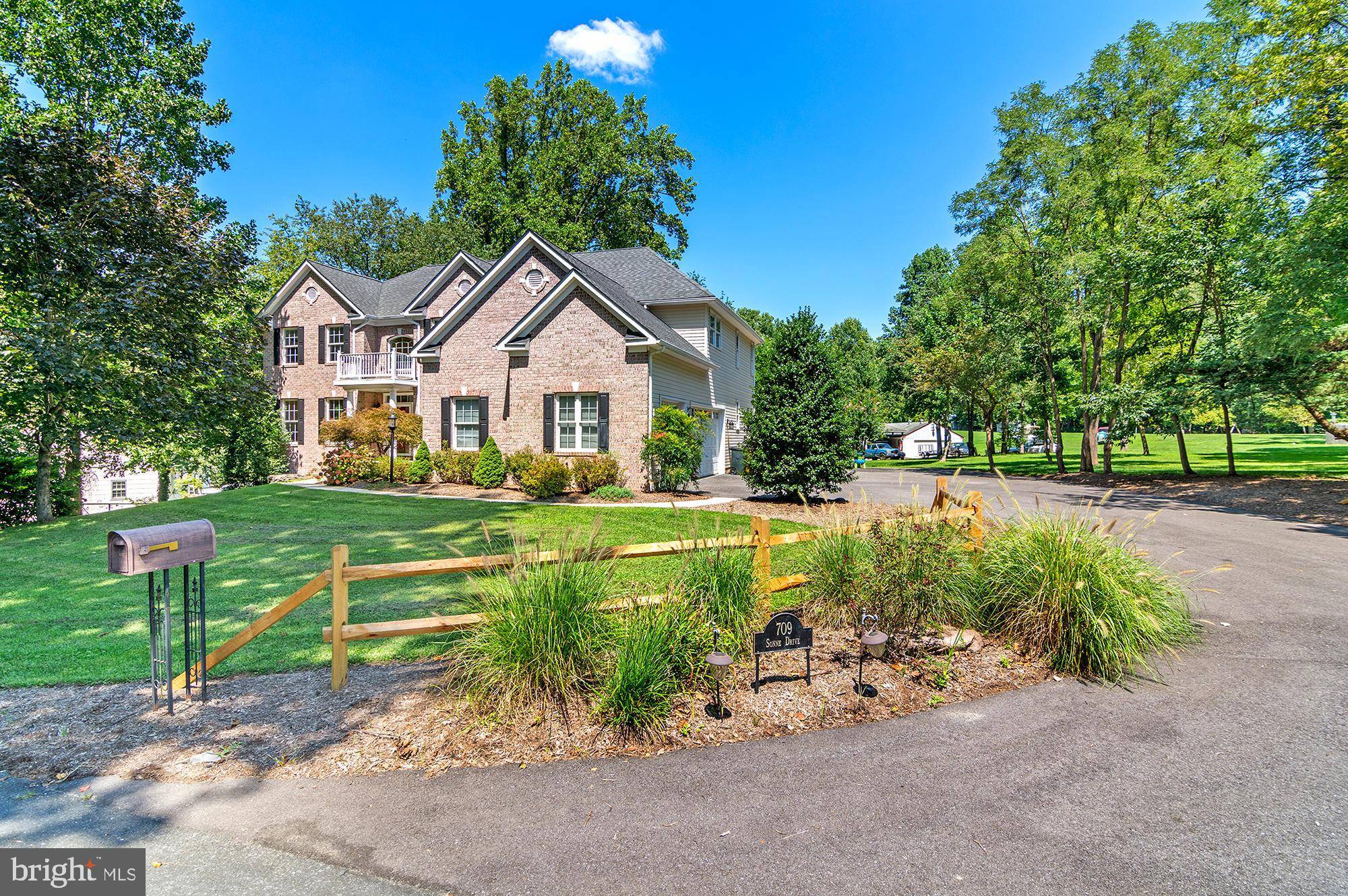 Annapolis, MD 21401,709 SONNE DR