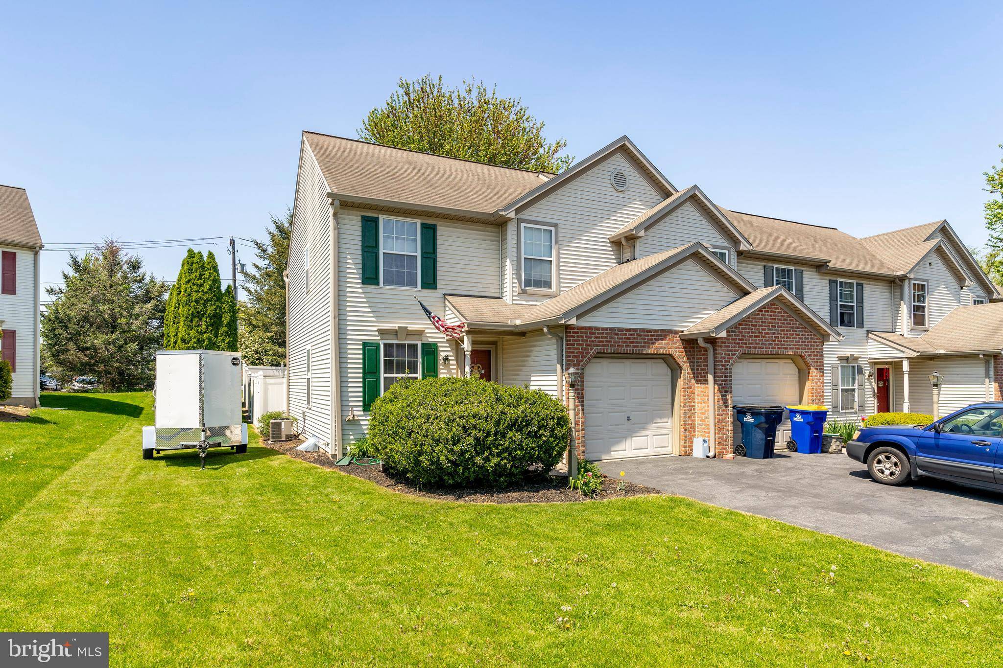 New Holland, PA 17557,206 FIELDCREST DR