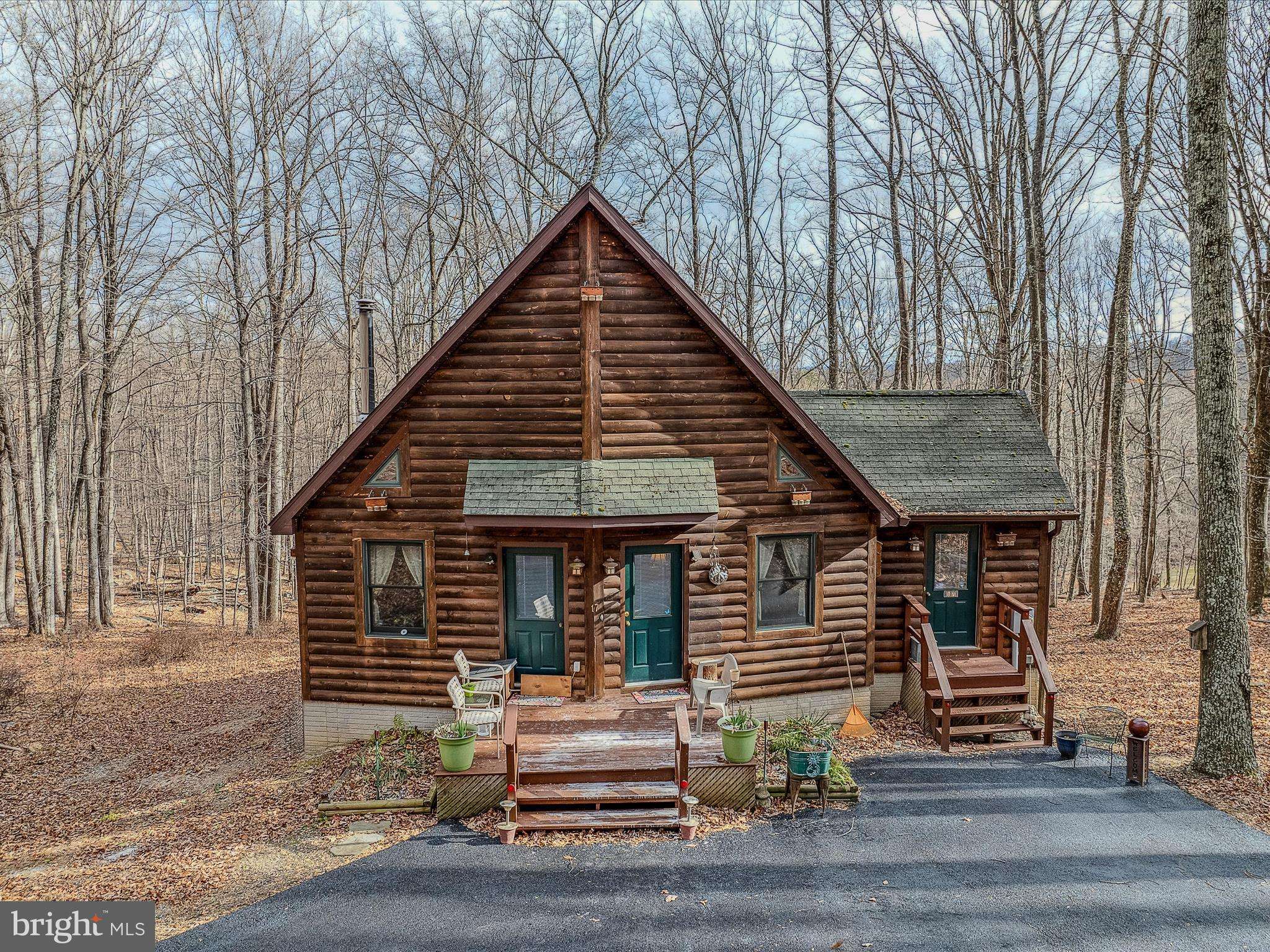 Berkeley Springs, WV 25411,17 MOUNTAINSIDE LOOP