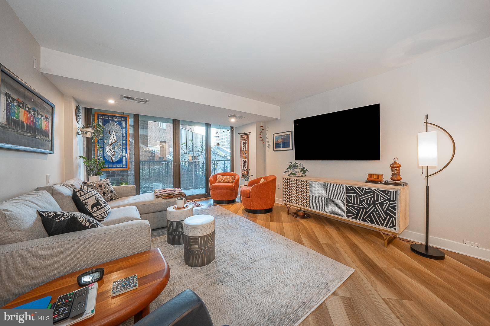 Philadelphia, PA 19102,1420 LOCUST ST #6N