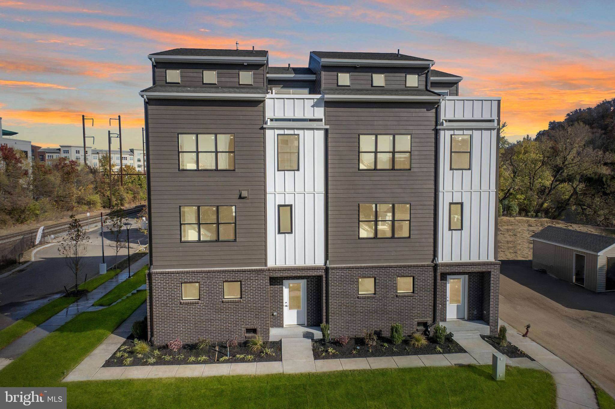 Conshohocken, PA 19428,947 RIVERPLACE DR #47O