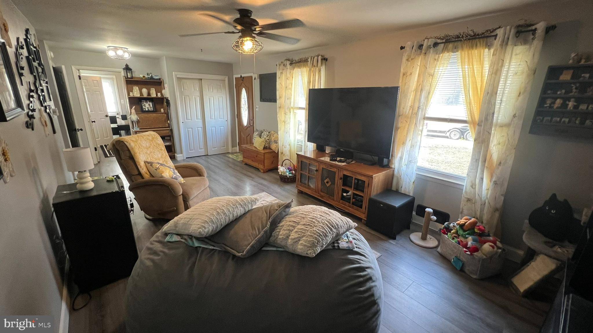 Stratford, NJ 08084,14 BUTTONWOOD RD