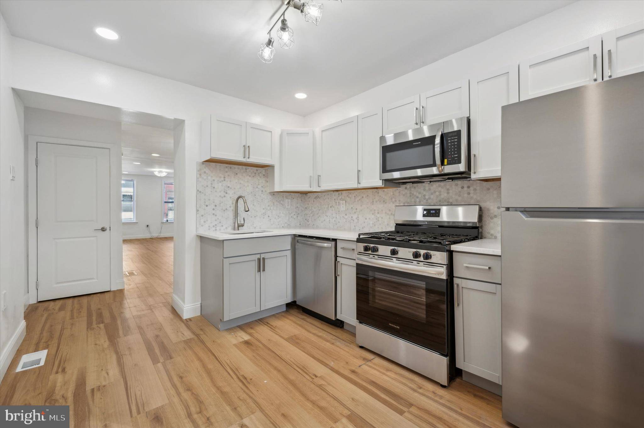 Philadelphia, PA 19132,2732 W YORK ST