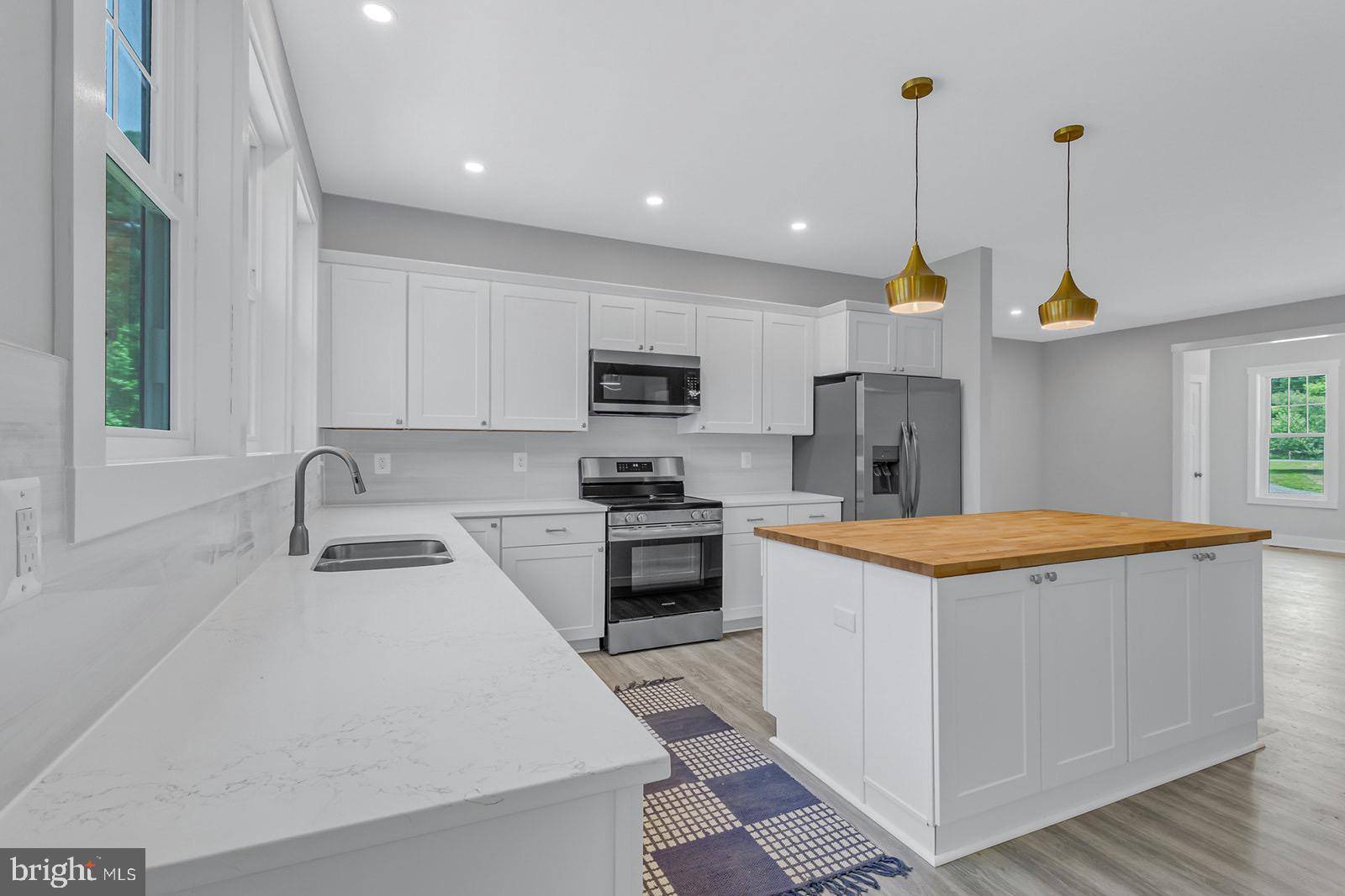 Reedville, VA 22539,521 TAYLOR'S BEACH ROAD