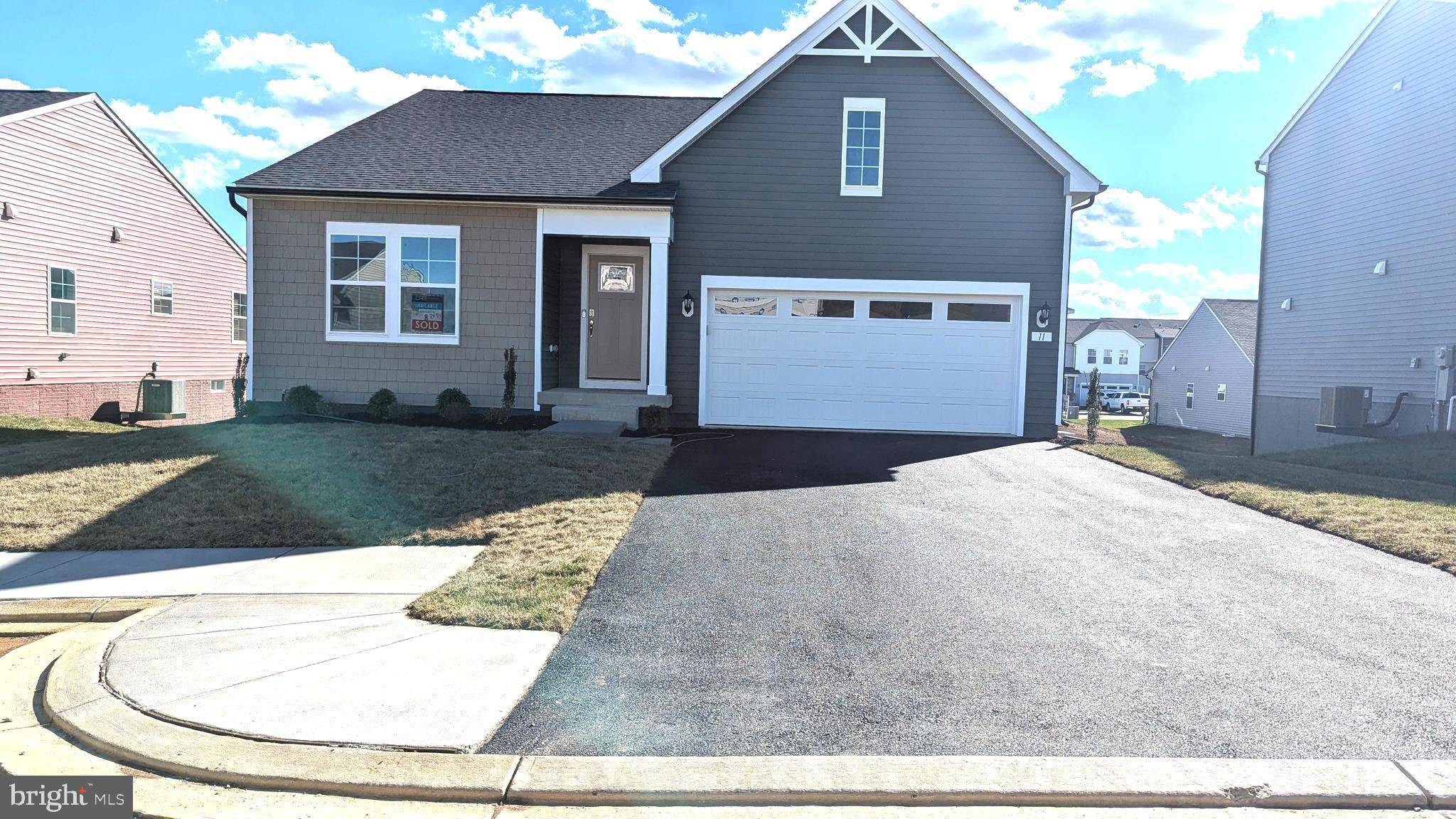 Charles Town, WV 25414,11 EDINBURG CT