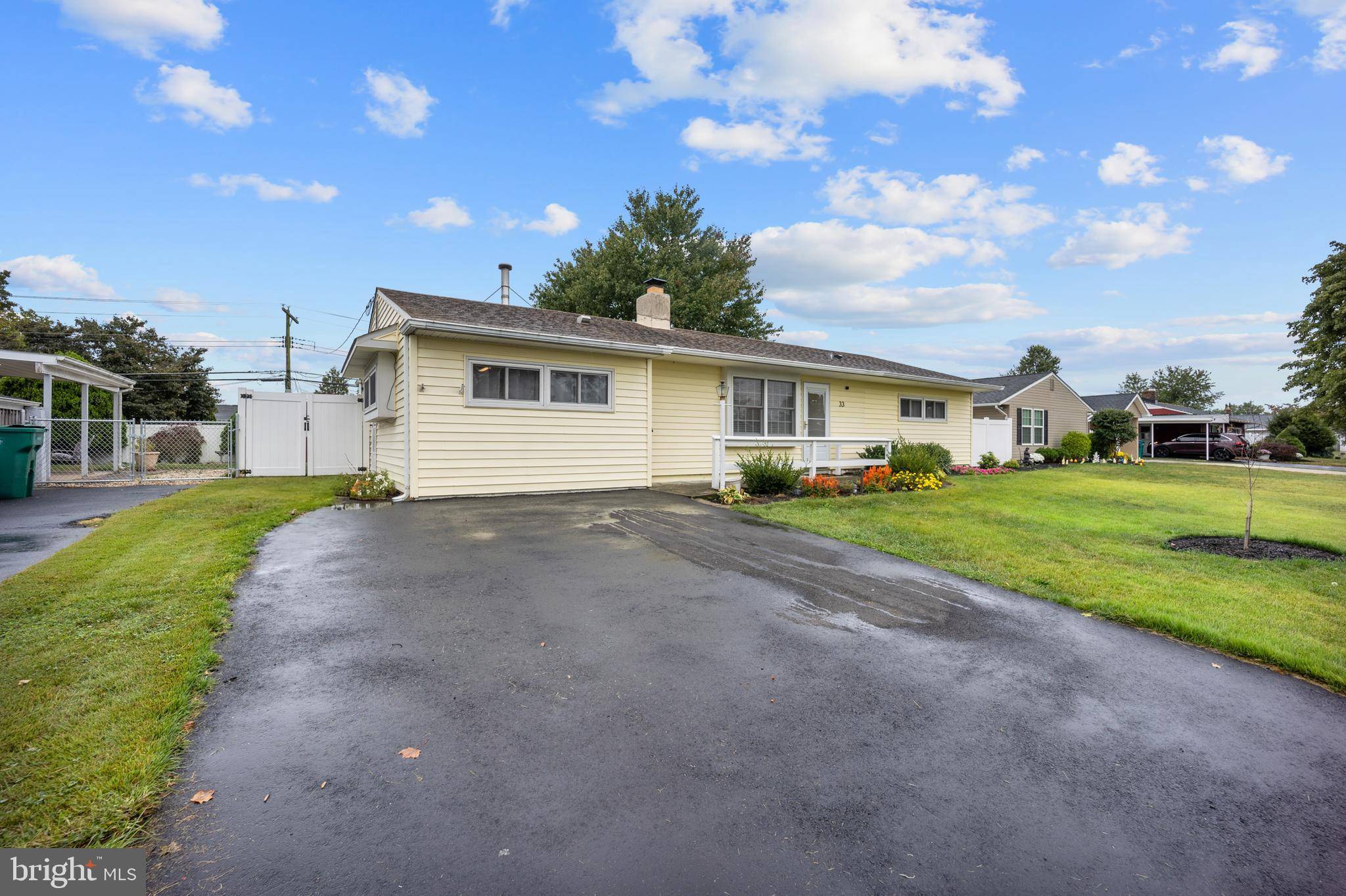 Levittown, PA 19055,33 GRACEFUL LN