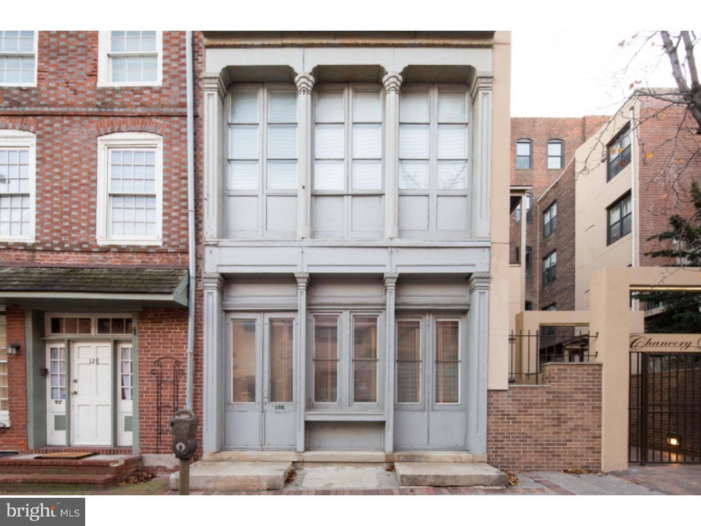 Philadelphia, PA 19106,131 ARCH ST #101