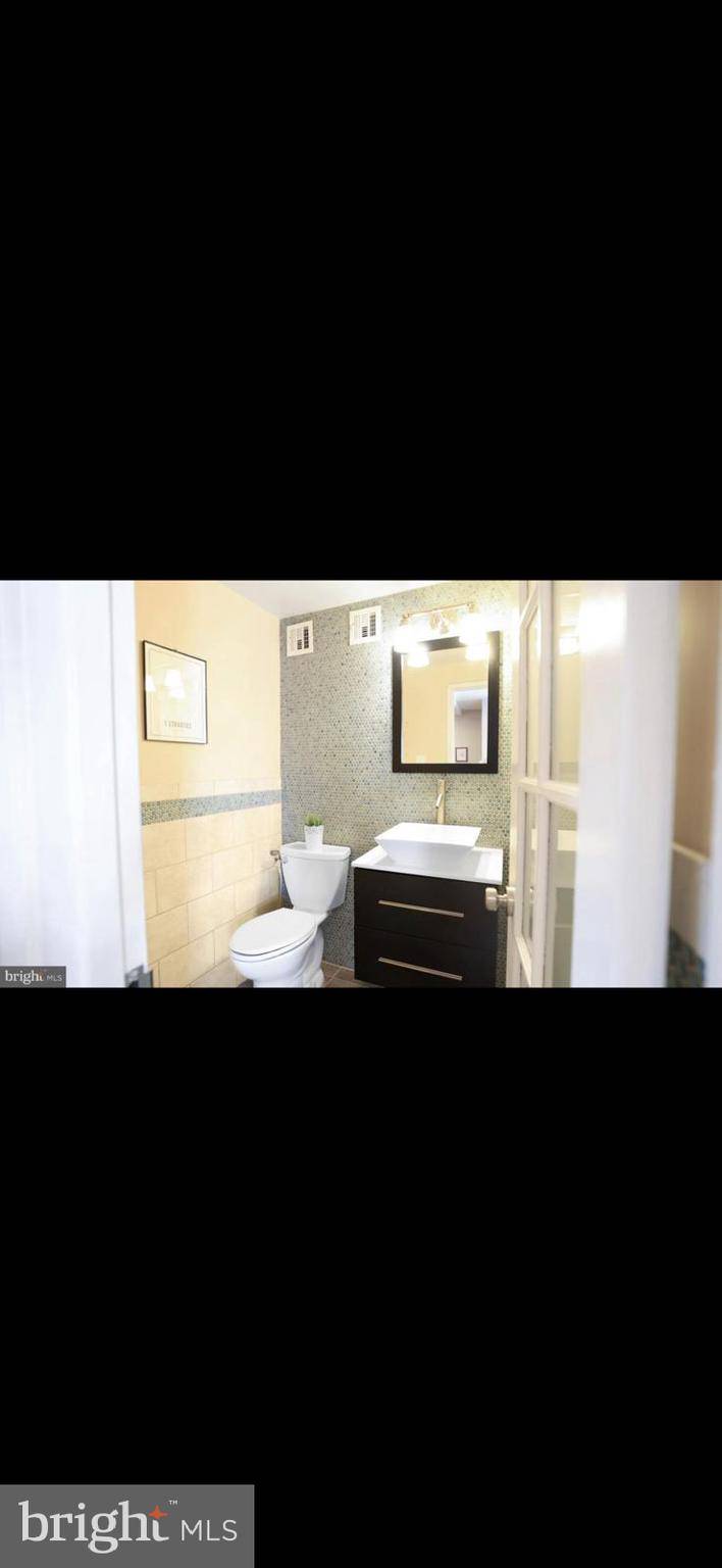 Arlington, VA 22209,1021 ARLINGTON BLVD #1301