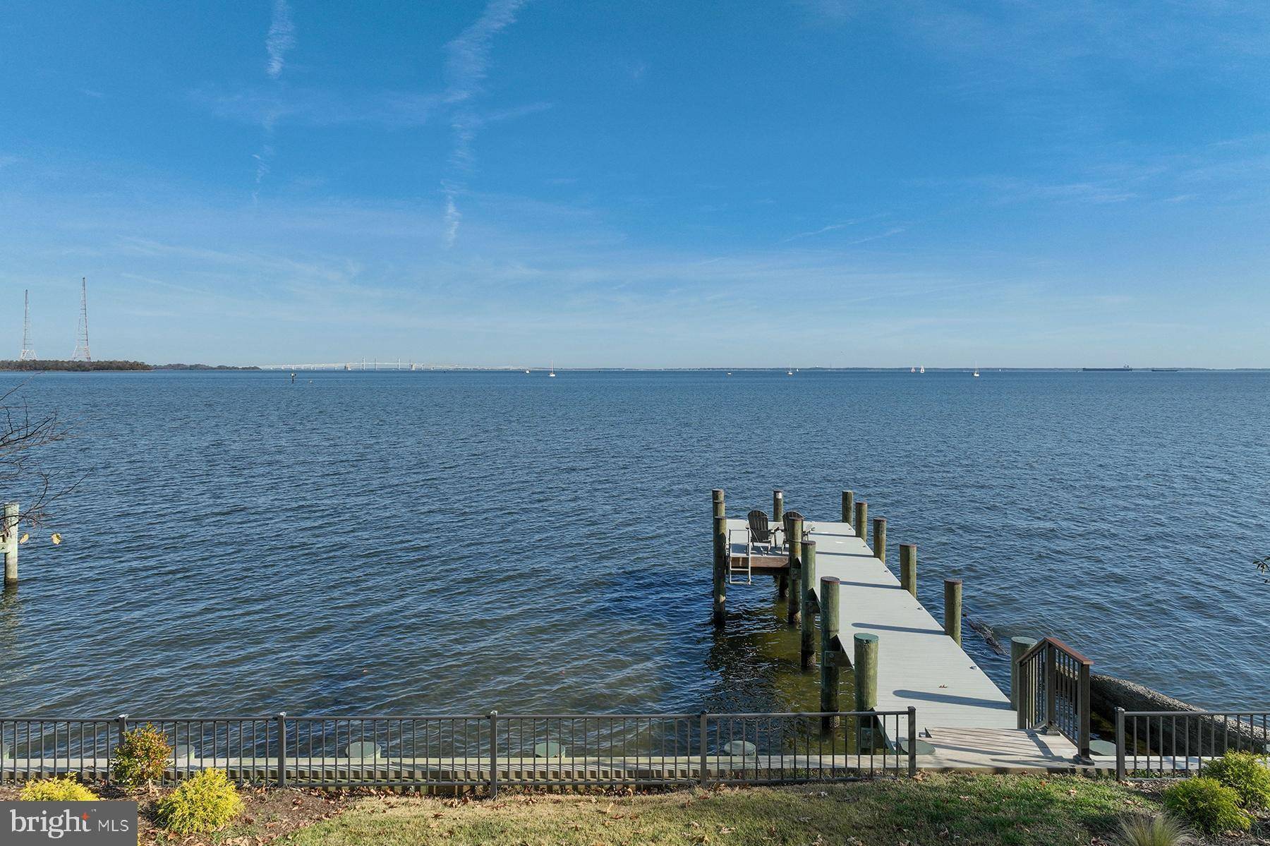 Annapolis, MD 21403,7053 BAY FRONT DR