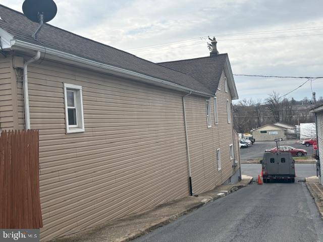 Catasauqua, PA 18032,725-727 FRONT ST