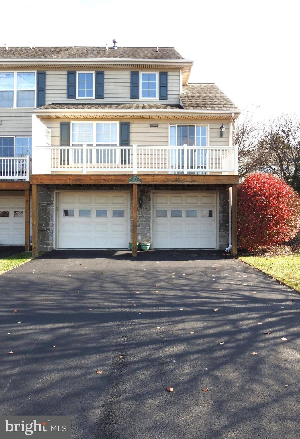 Lancaster, PA 17601,664 ROYAL VIEW DR