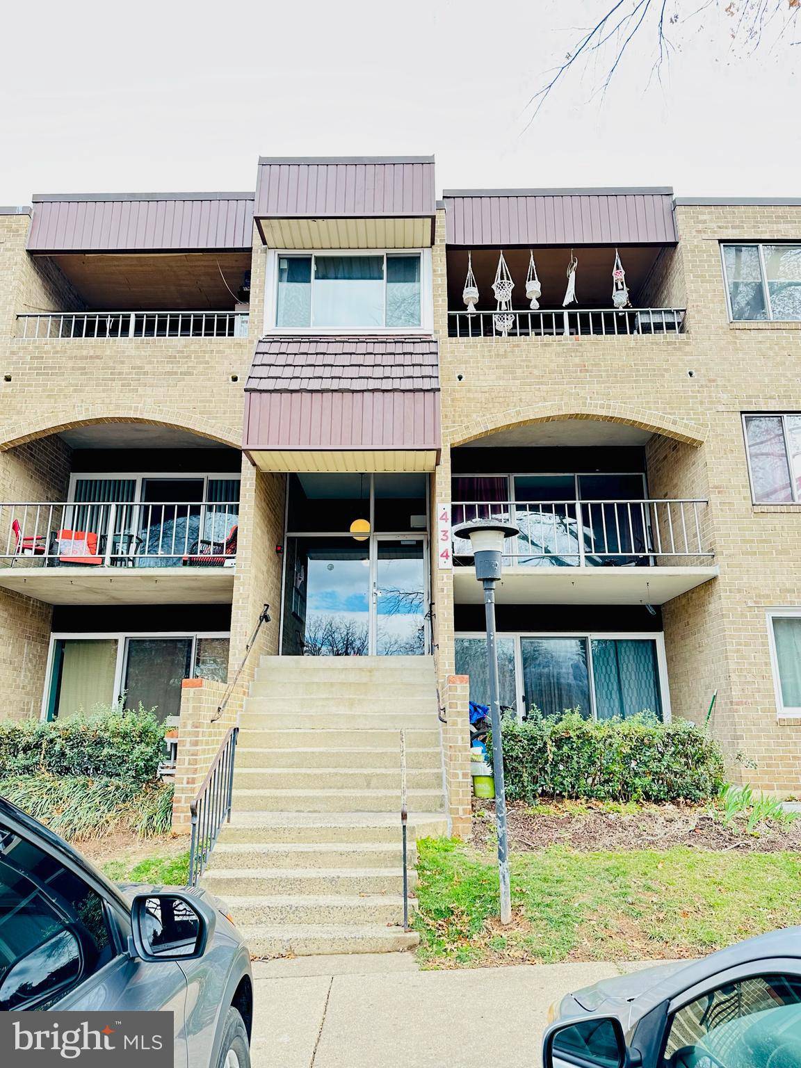 Gaithersburg, MD 20877,434 GIRARD ST #221