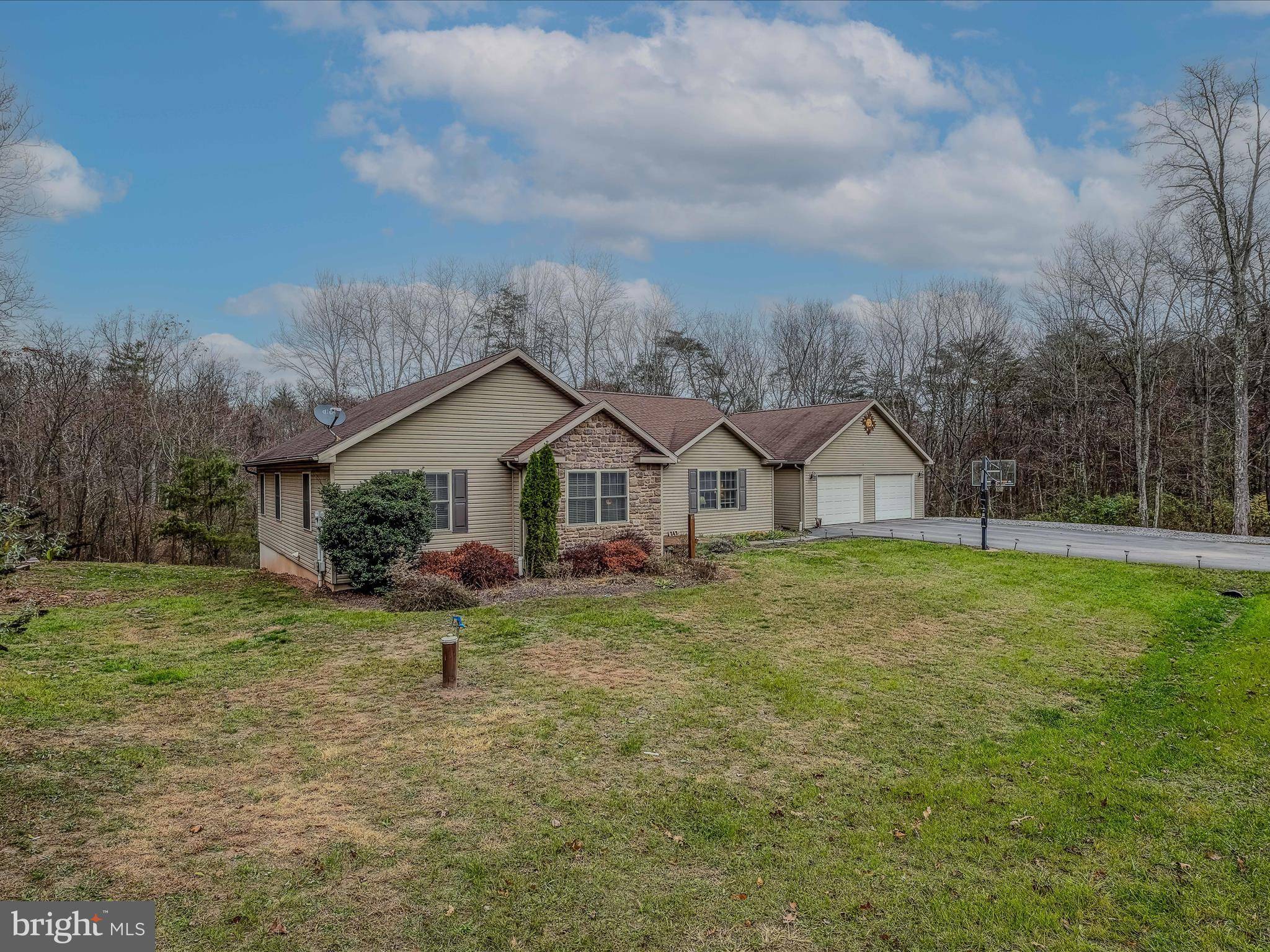 Berkeley Springs, WV 25411,247 PINE ACRE LN