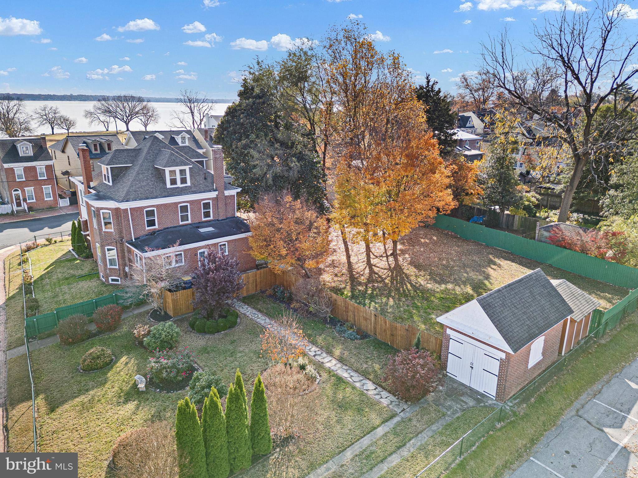 New Castle, DE 19720,166 E 2ND