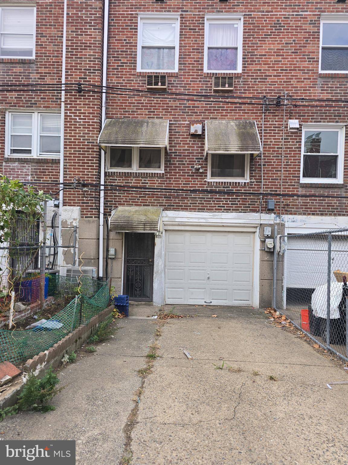 Philadelphia, PA 19120,623 GARLAND ST