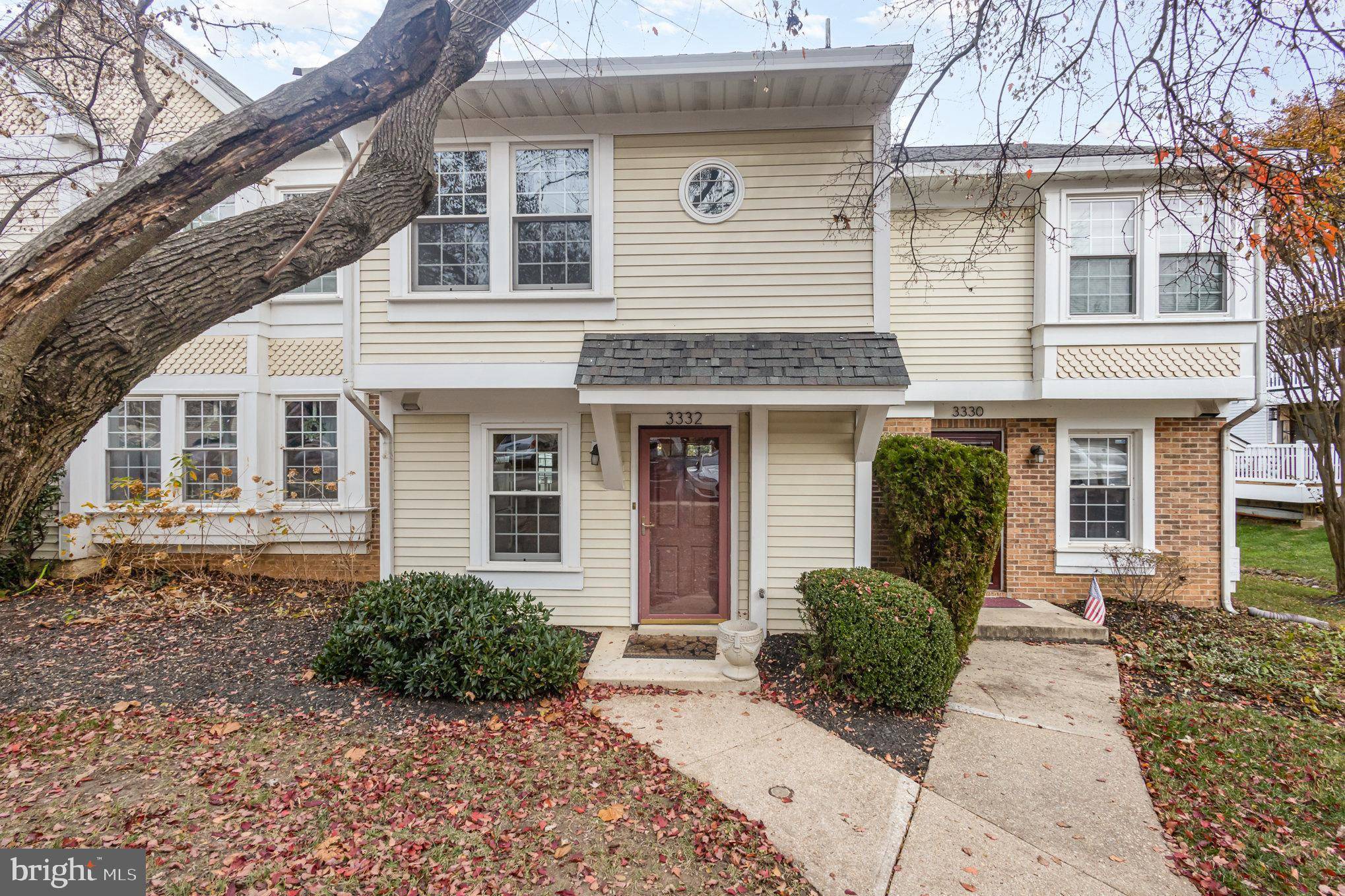 Falls Church, VA 22041,3332 LAKESIDE VIEW DR #4-7