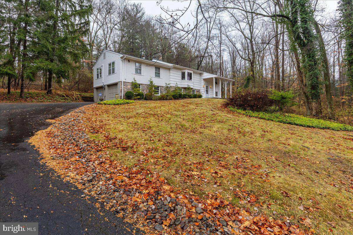 Lambertville, NJ 08530,42 MILL RD