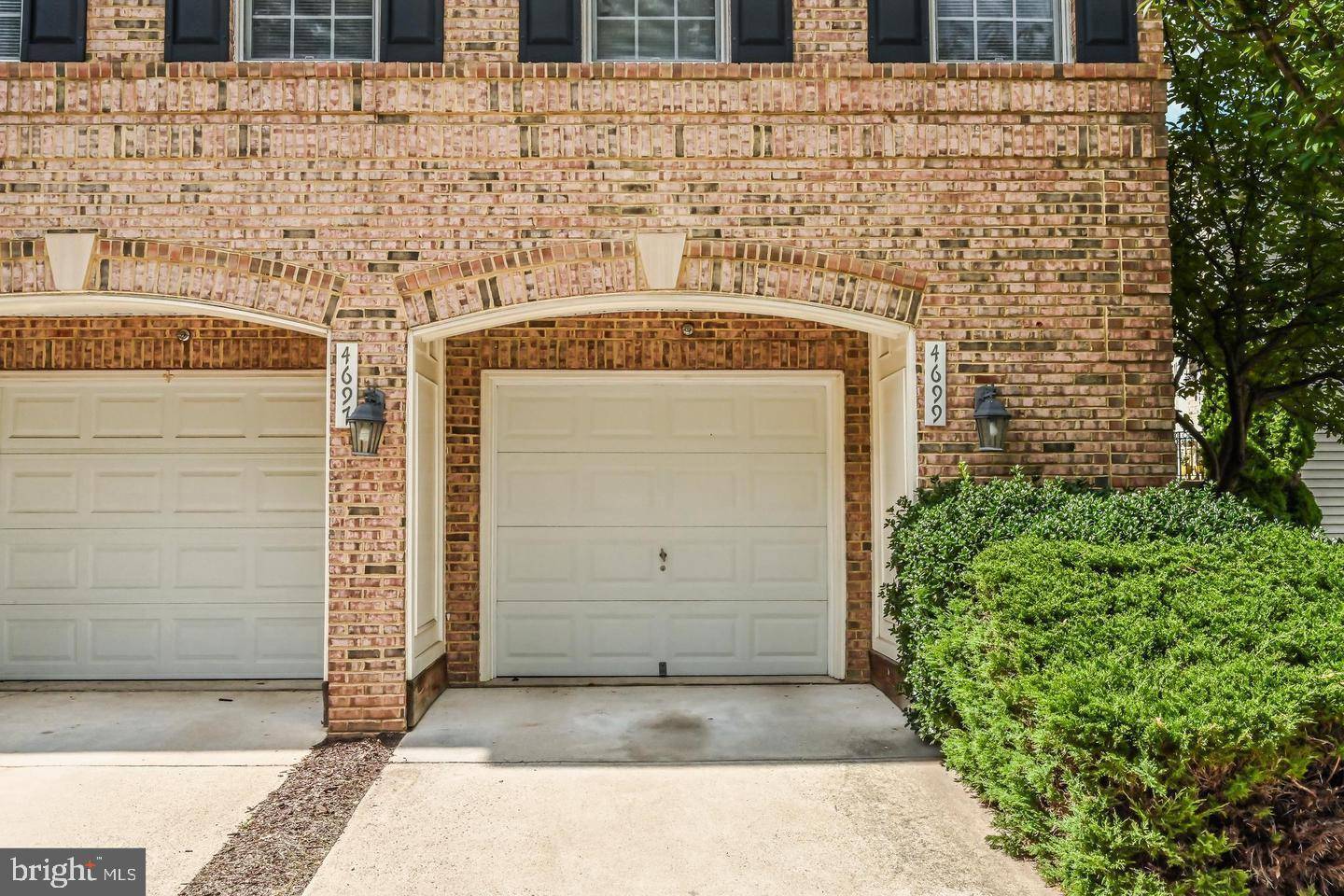 Fairfax, VA 22033,4699 RED ADMIRAL WAY #143